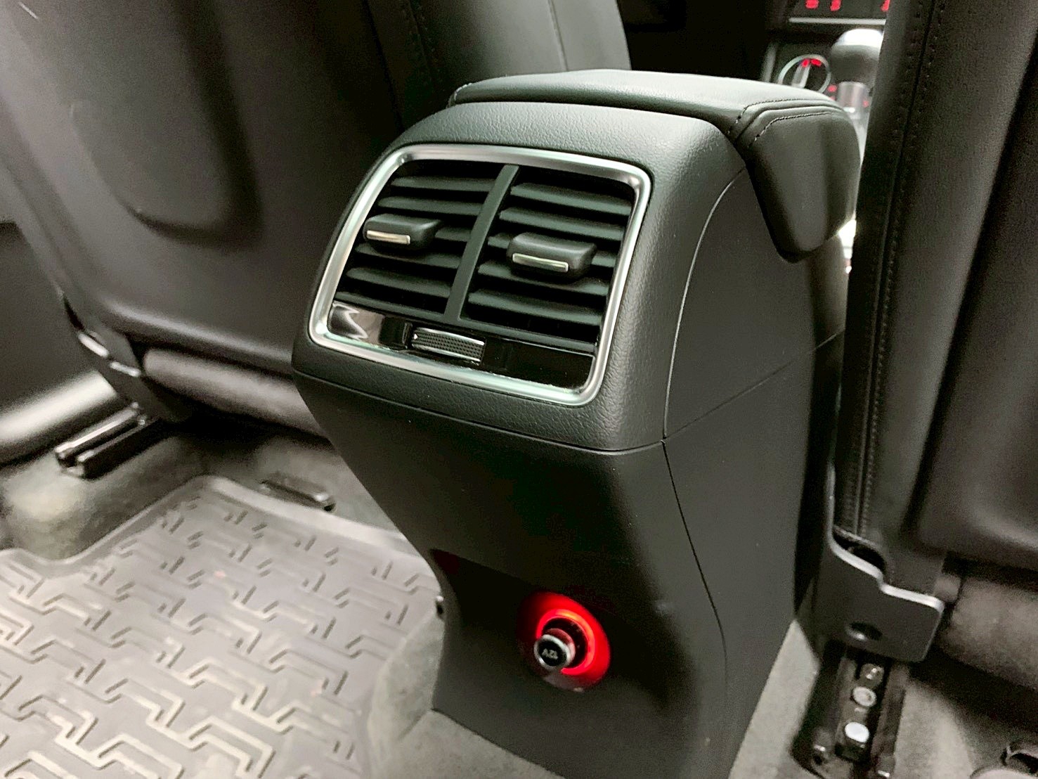 全台到府賞車 2016 Audi Q3 35TFSI Quattro『小李經理』元禾國際車業/中古車/促銷中  第10張相片