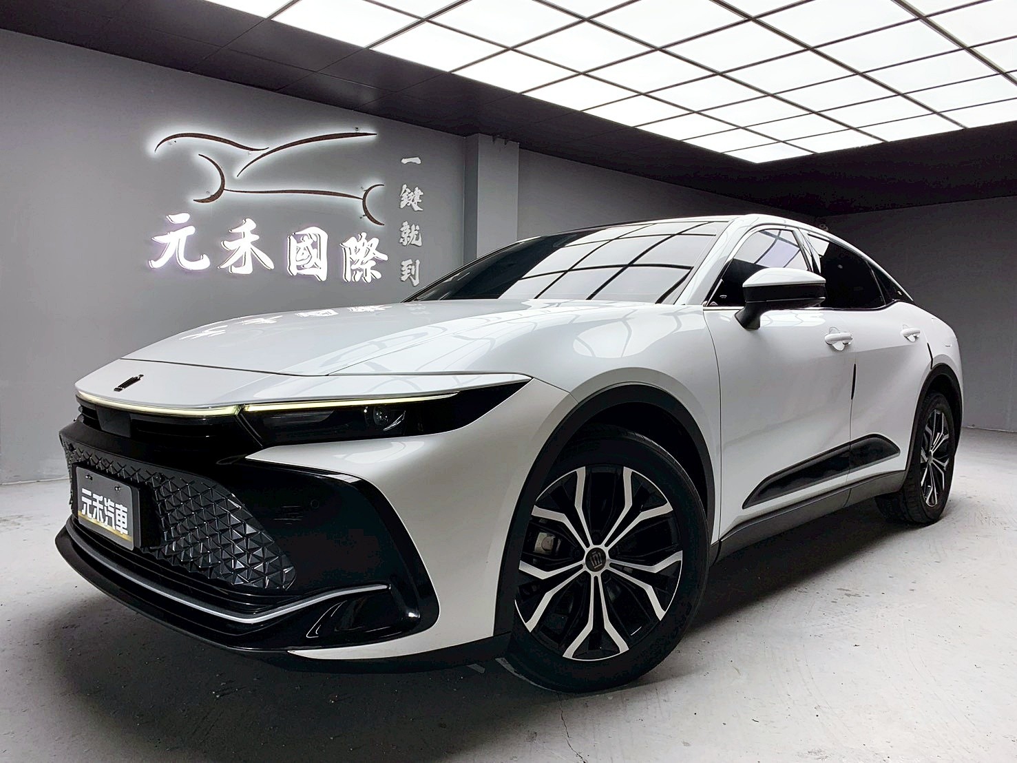全台到府賞車 2023/24 Toyota Crown 貴族版『小李經理』元禾國際車業/中古車/促銷中  第1張相片