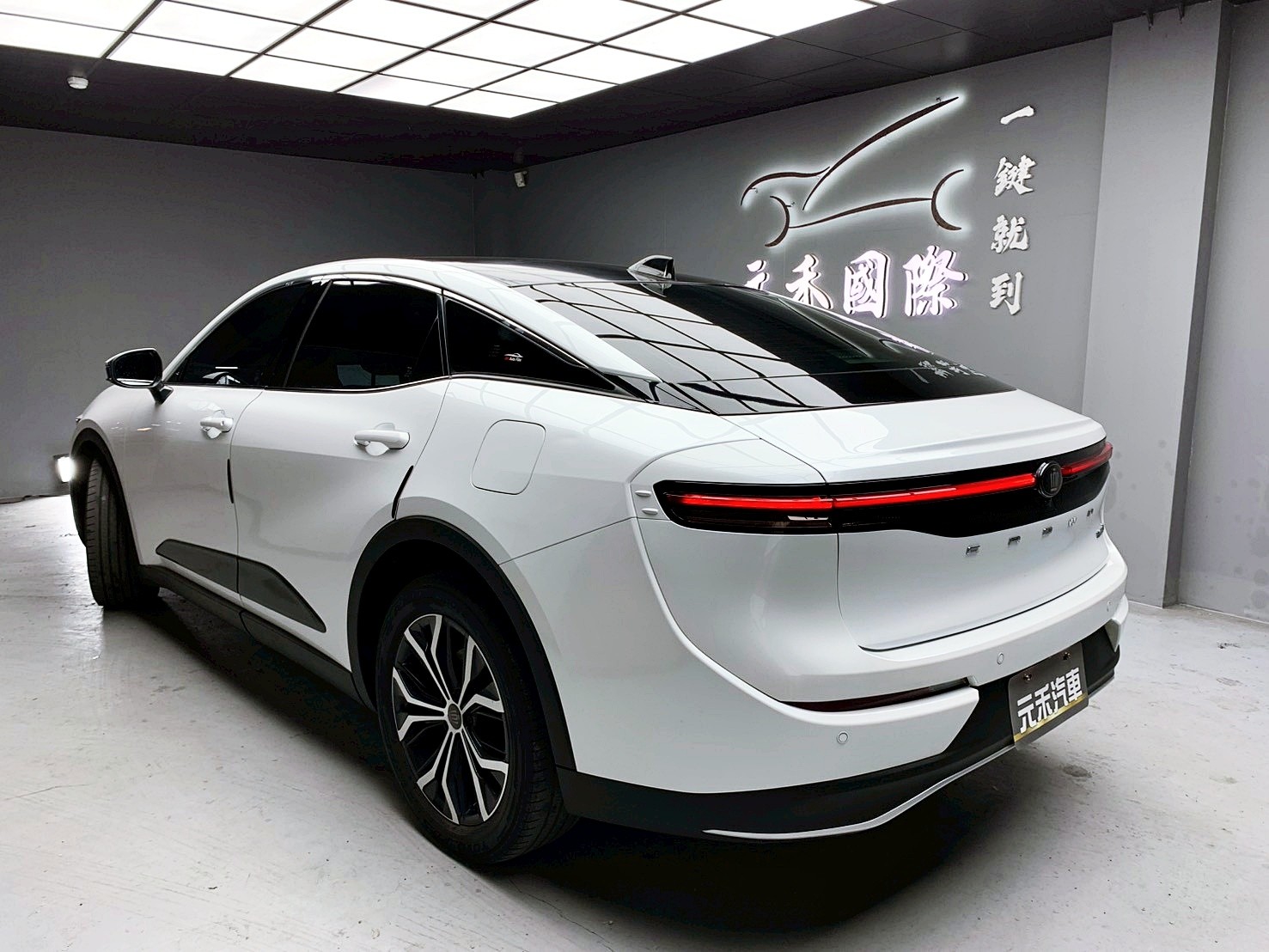 全台到府賞車 2023/24 Toyota Crown 貴族版『小李經理』元禾國際車業/中古車/促銷中  第3張相片