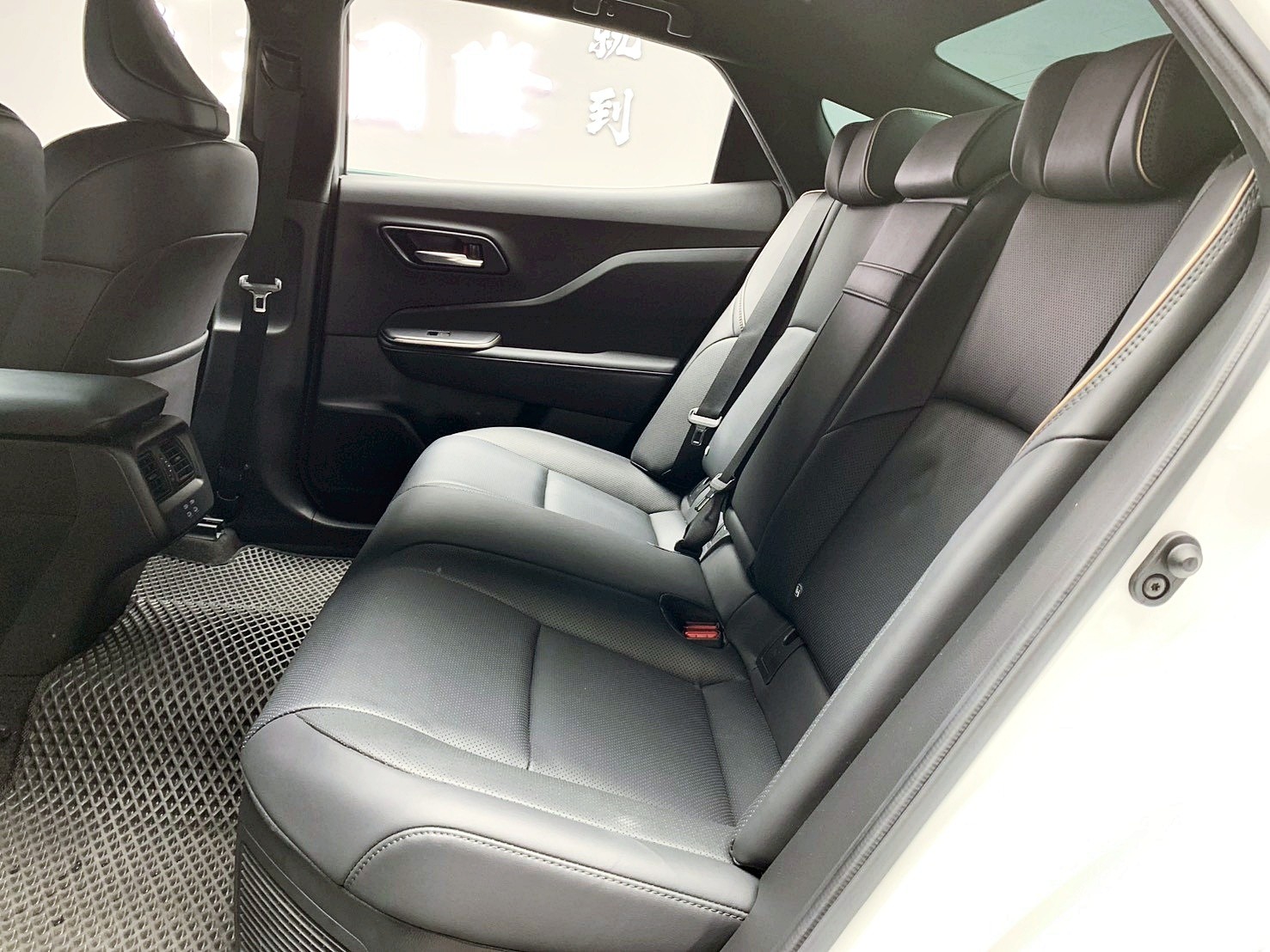 全台到府賞車 2023/24 Toyota Crown 貴族版『小李經理』元禾國際車業/中古車/促銷中  第13張相片