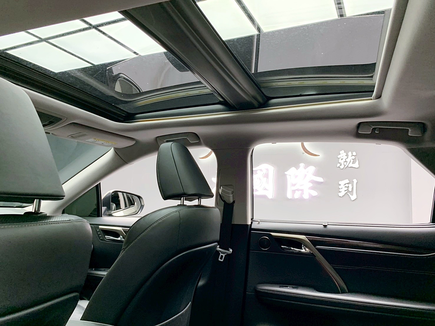 全台到府賞車 2018 Lexus RX300 旗艦版『小李經理』元禾國際車業/中古車/促銷中  第15張相片