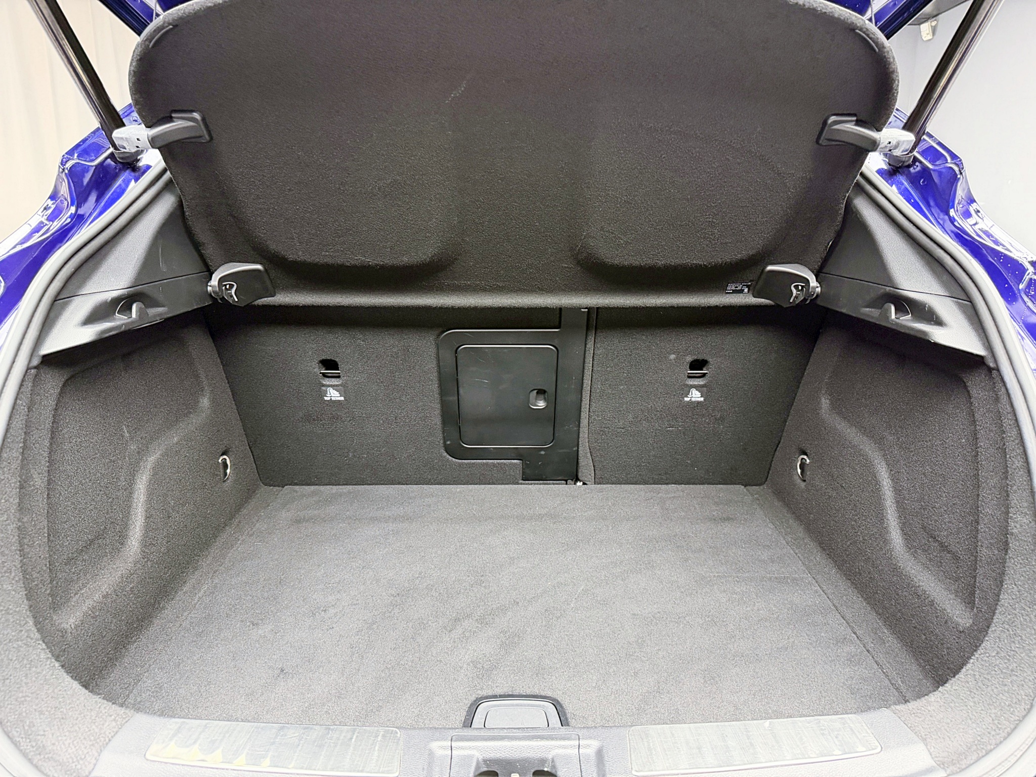 全台到府賞車 2018 Infiniti Q30 風尚版『小李經理』元禾國際車業/中古車/促銷中  第18張相片