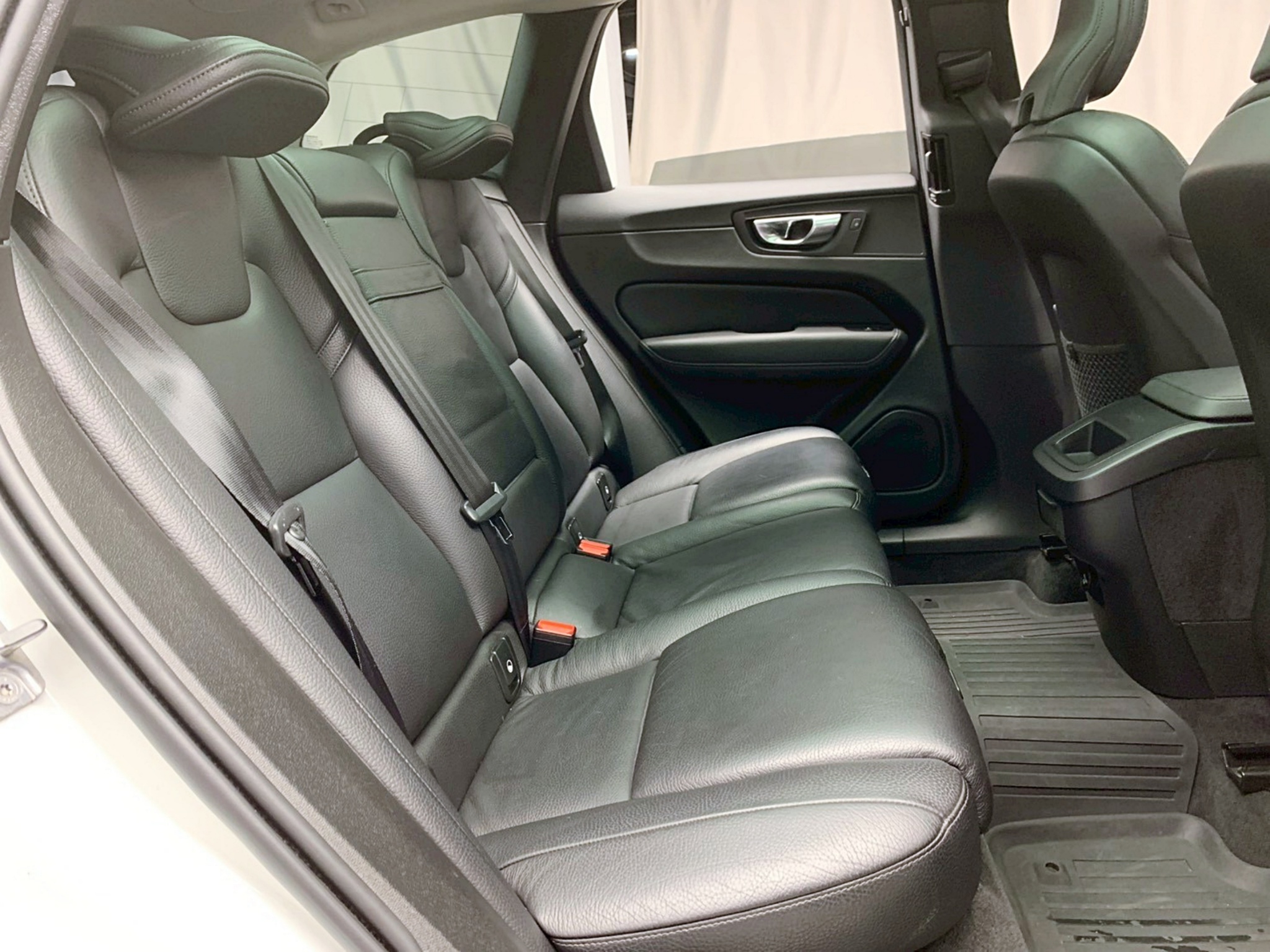 全台到府賞車 2020 Volvo XC60 B5 Momentum AWD『小李經理』元禾國際車業/中古車/促銷中  第11張相片