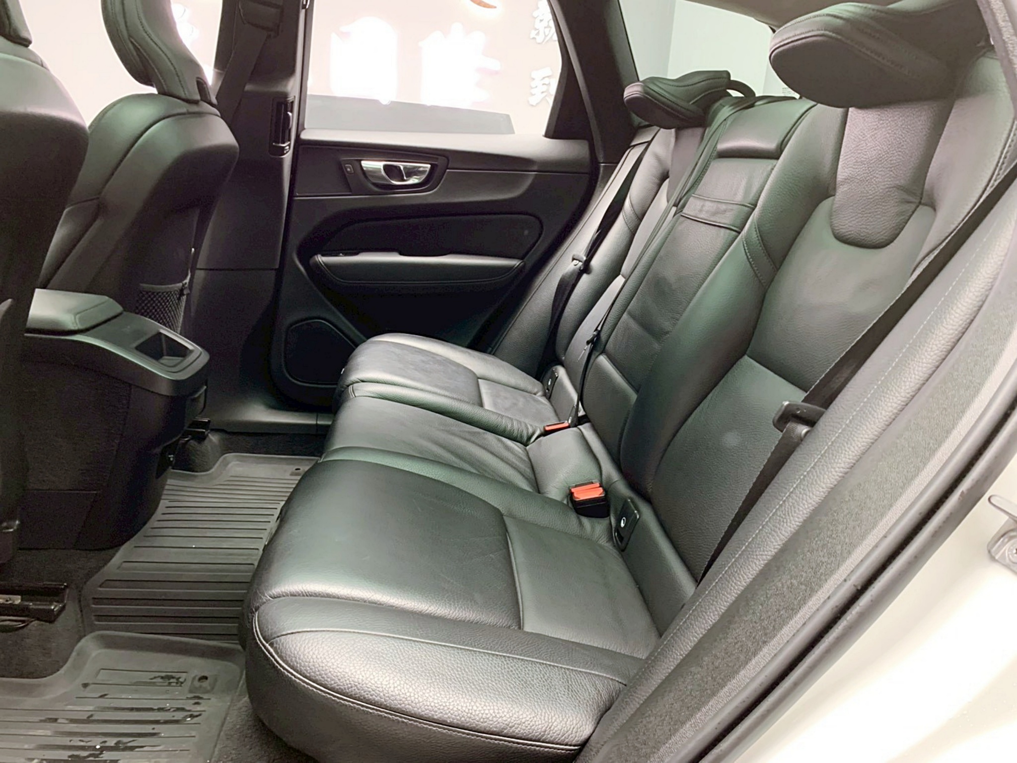 全台到府賞車 2020 Volvo XC60 B5 Momentum AWD『小李經理』元禾國際車業/中古車/促銷中  第13張相片