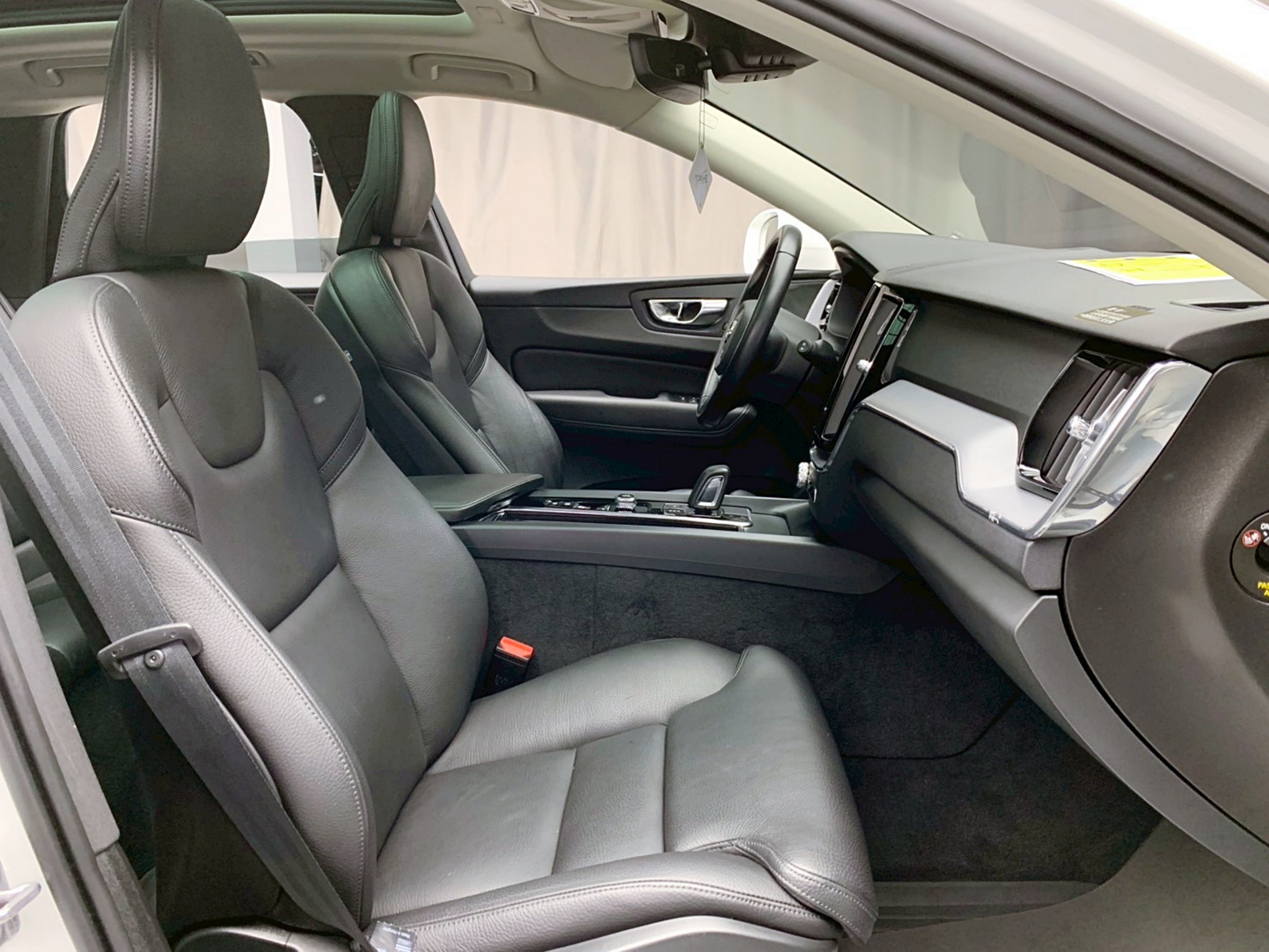 全台到府賞車 2020 Volvo XC60 B5 Momentum AWD『小李經理』元禾國際車業/中古車/促銷中  第15張相片