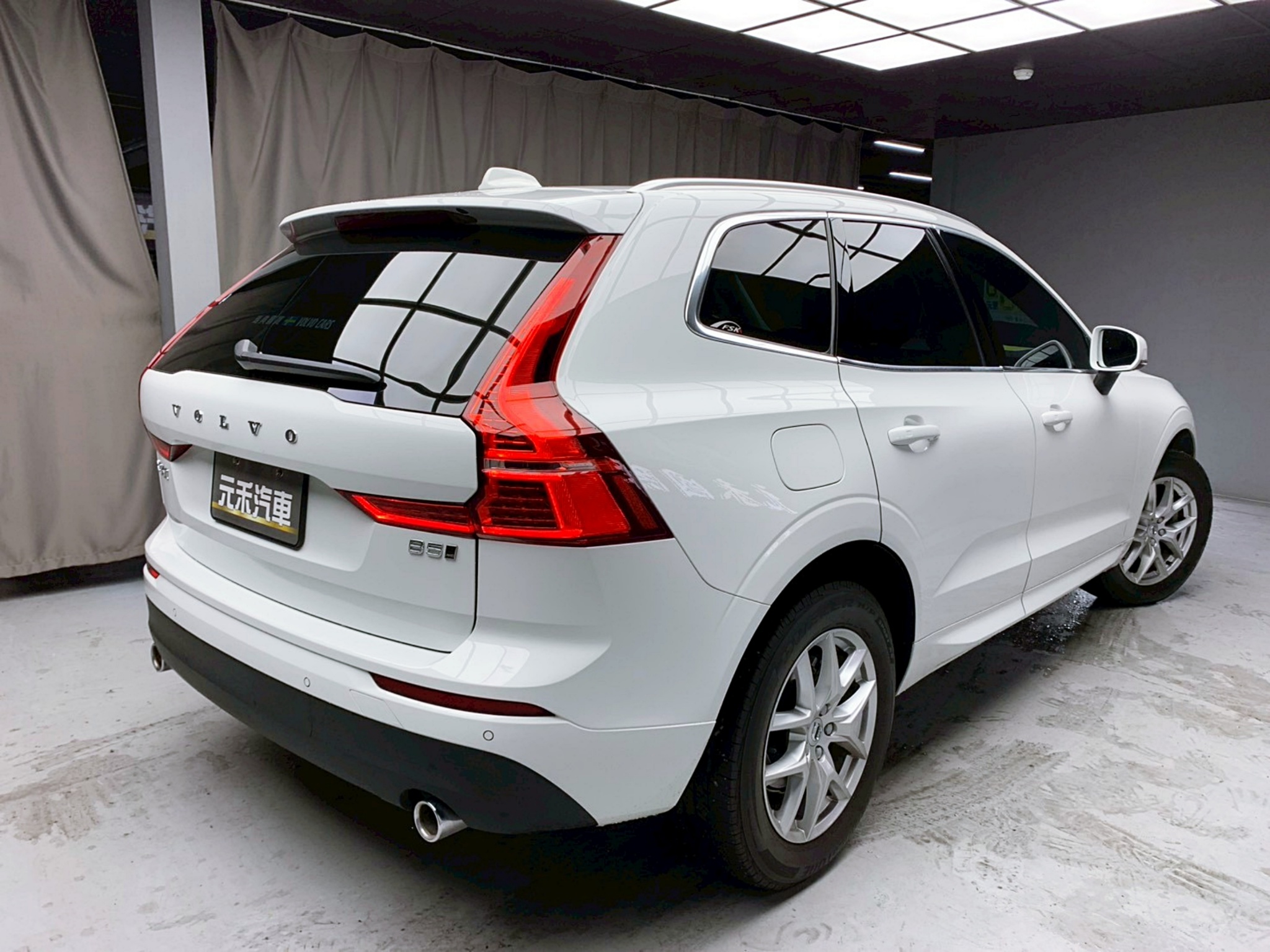 全台到府賞車 2020 Volvo XC60 B5 Momentum AWD『小李經理』元禾國際車業/中古車/促銷中  第18張相片