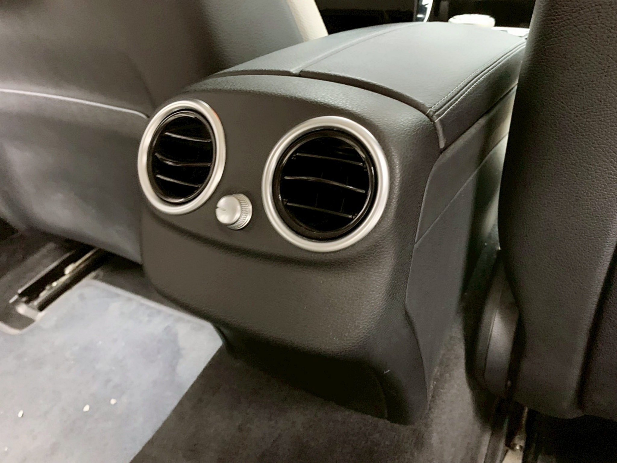 全台到府賞車 2017/18 Benz C200 Estate Avantgarde S205型『小李經理』元禾國際車業/中古車/促銷中  第11張相片