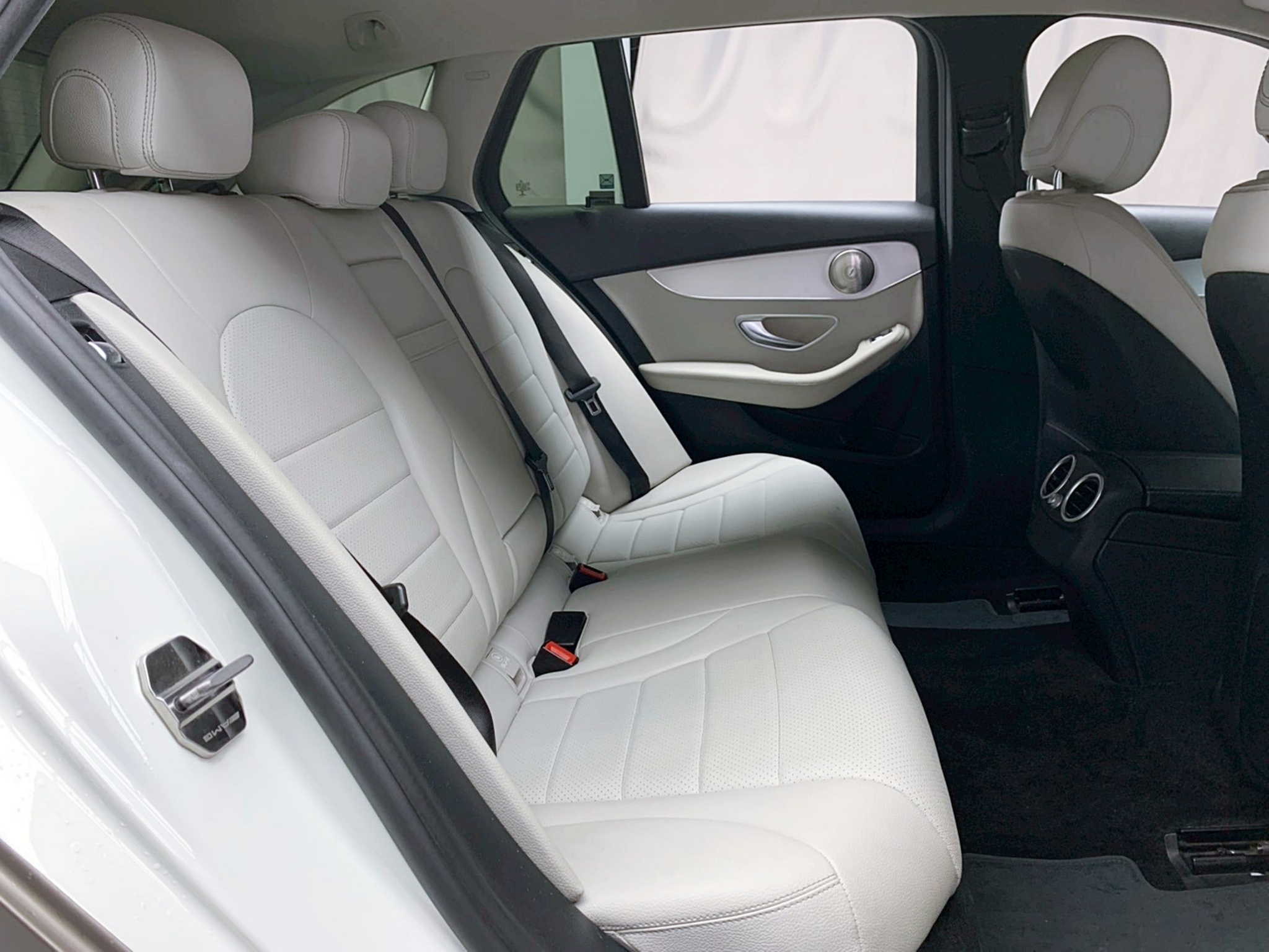 全台到府賞車 2017/18 Benz C200 Estate Avantgarde S205型『小李經理』元禾國際車業/中古車/促銷中  第12張相片