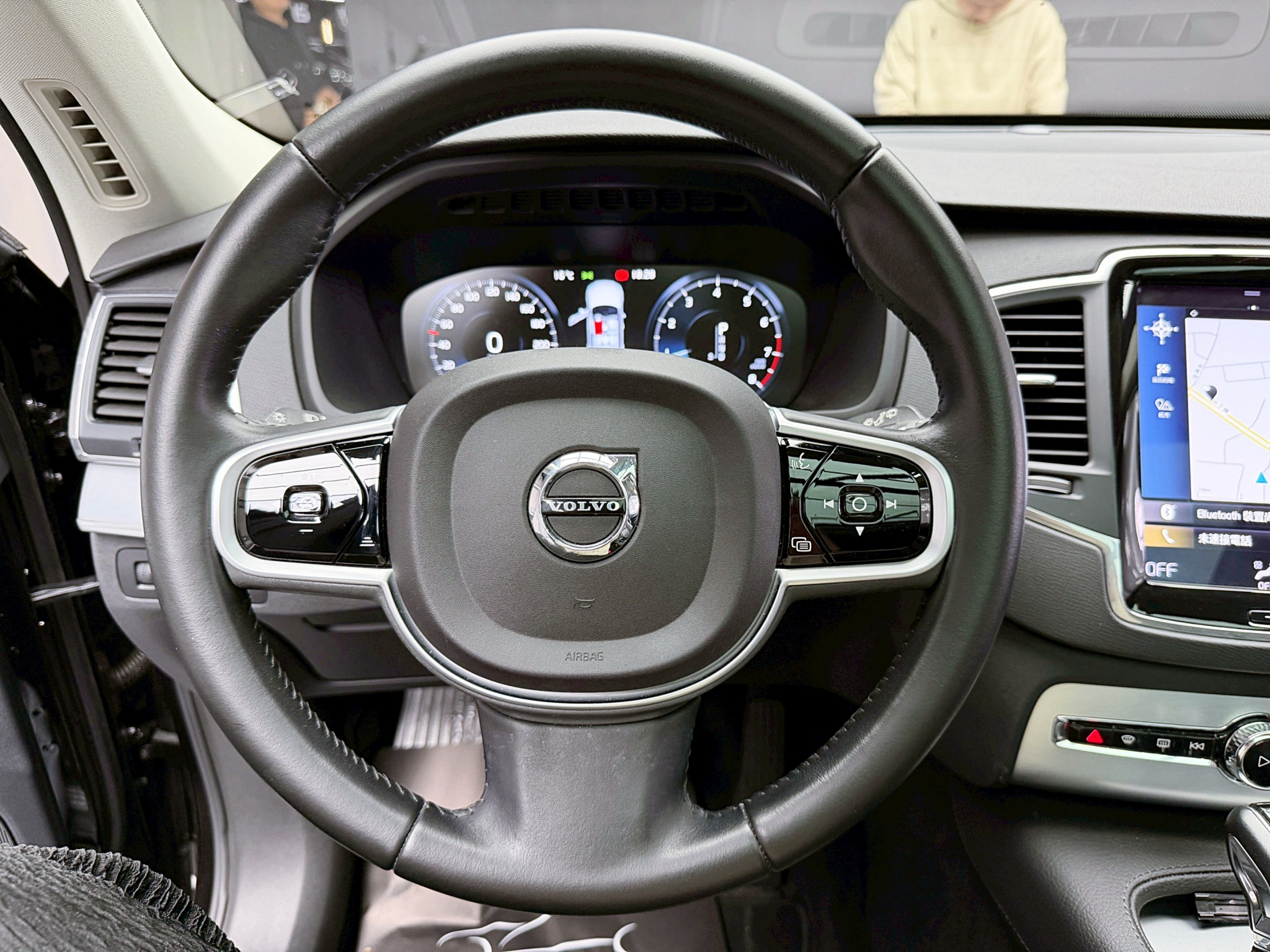 全台到府賞車 2018/19 Volvo XC90 T5 Momentum 七人座『小李經理』元禾國際車業/中古車/促銷中  第8張相片