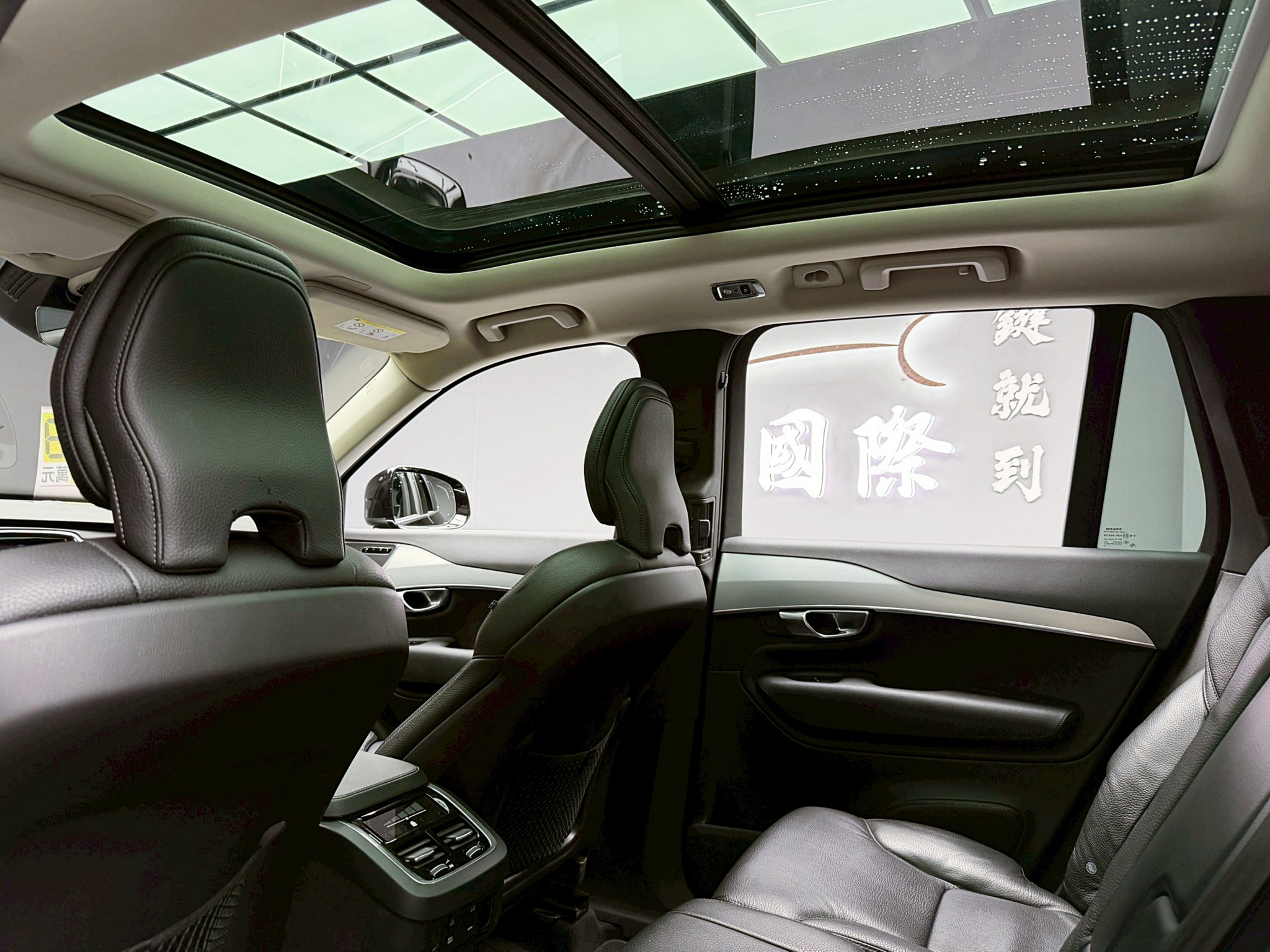 全台到府賞車 2018/19 Volvo XC90 T5 Momentum 七人座『小李經理』元禾國際車業/中古車/促銷中  第9張相片