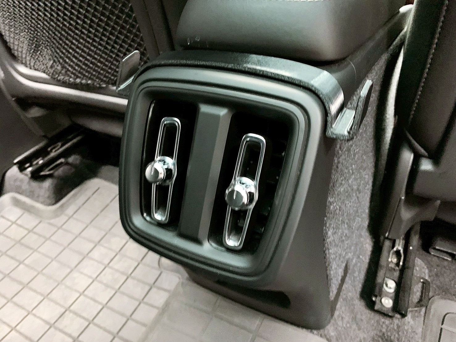 全台到府賞車 2020 Volvo XC40 T5 R-Design『小李經理』元禾國際車業/中古車/促銷中  第11張相片