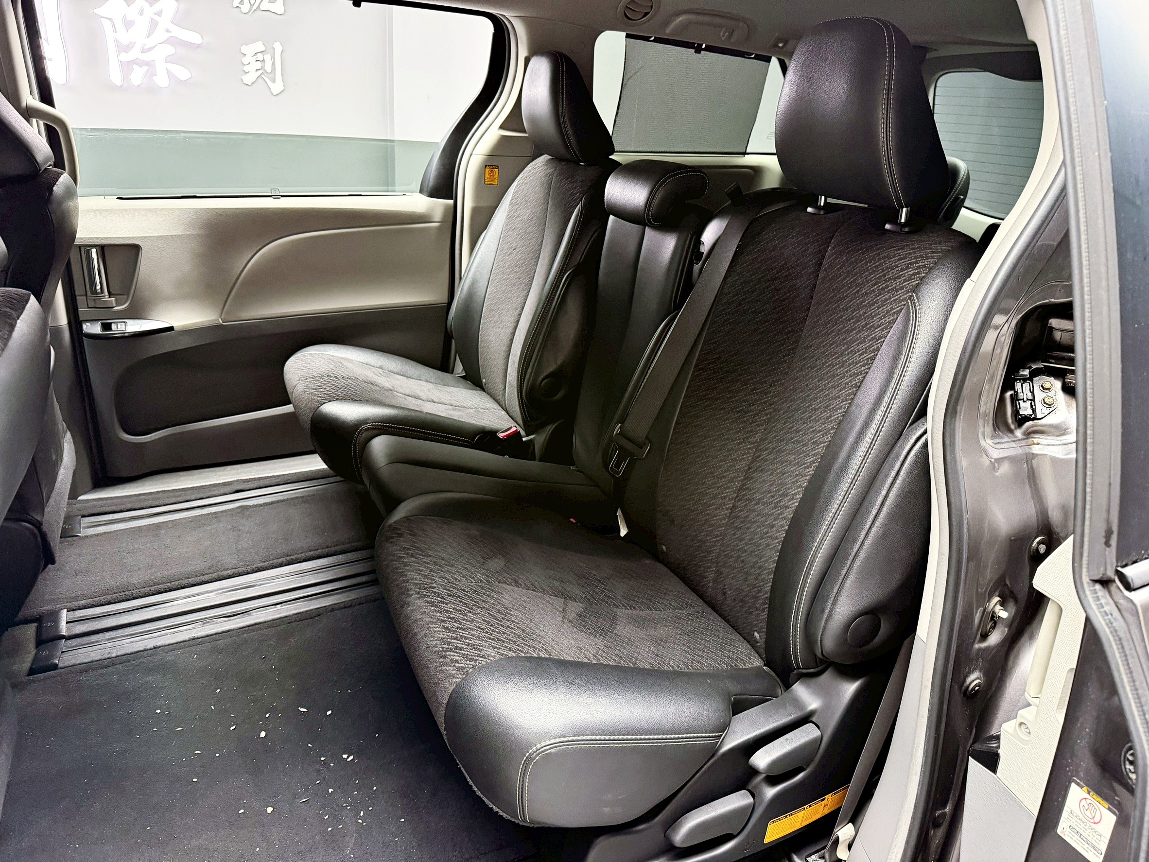 全台到府賞車 2011/12 Toyota Sienna SE 八人座『小李經理』元禾國際車業/中古車/促銷中  第11張相片