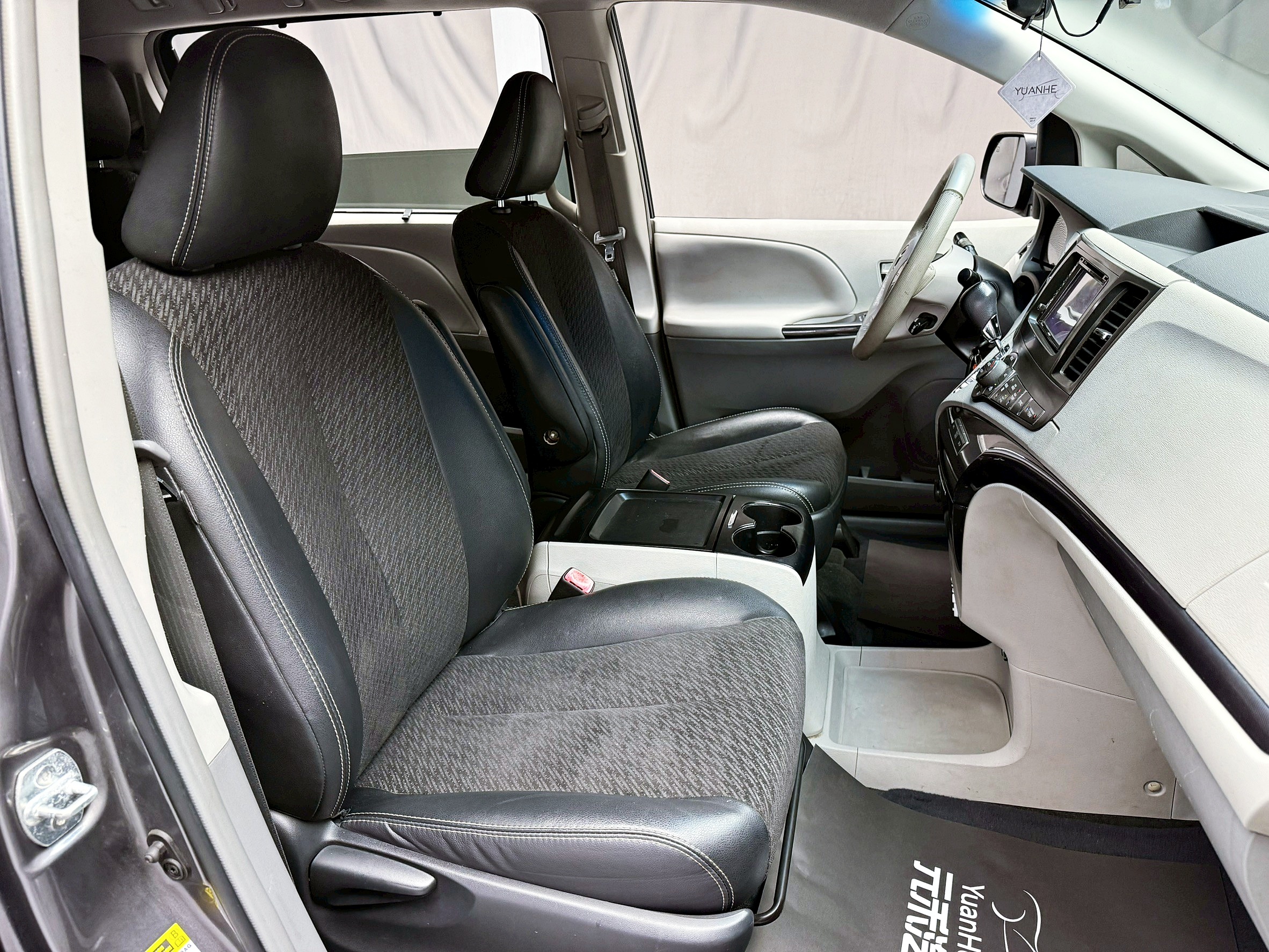 全台到府賞車 2011/12 Toyota Sienna SE 八人座『小李經理』元禾國際車業/中古車/促銷中  第13張相片