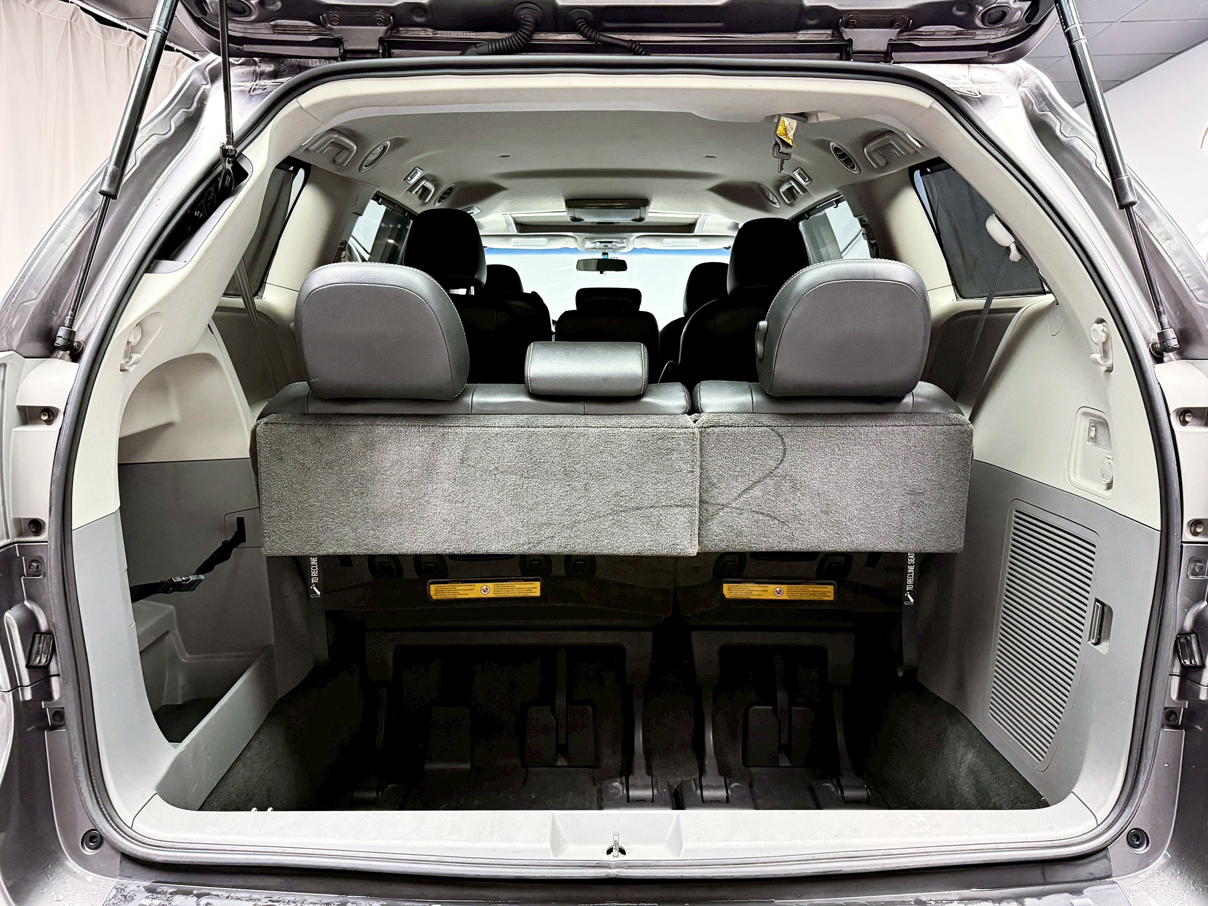 全台到府賞車 2011/12 Toyota Sienna SE 八人座『小李經理』元禾國際車業/中古車/促銷中  第15張相片