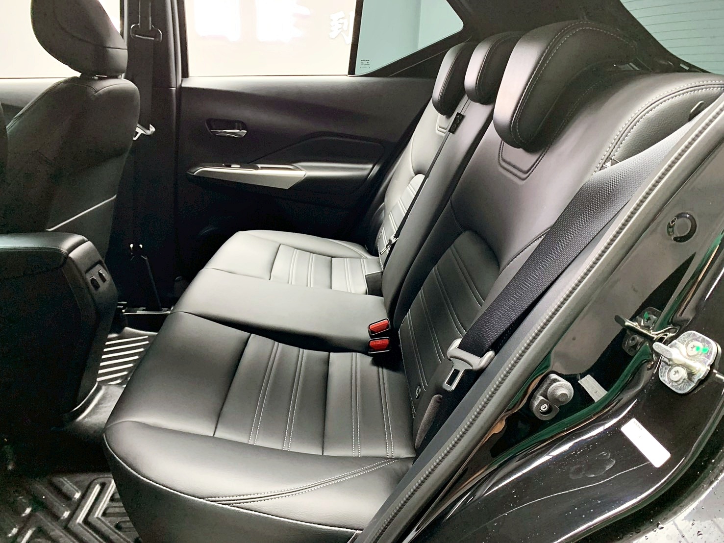 全台到府賞車 2024 Nissan Kicks 卓越版『小李經理』元禾國際車業/中古車/促銷中  第12張相片