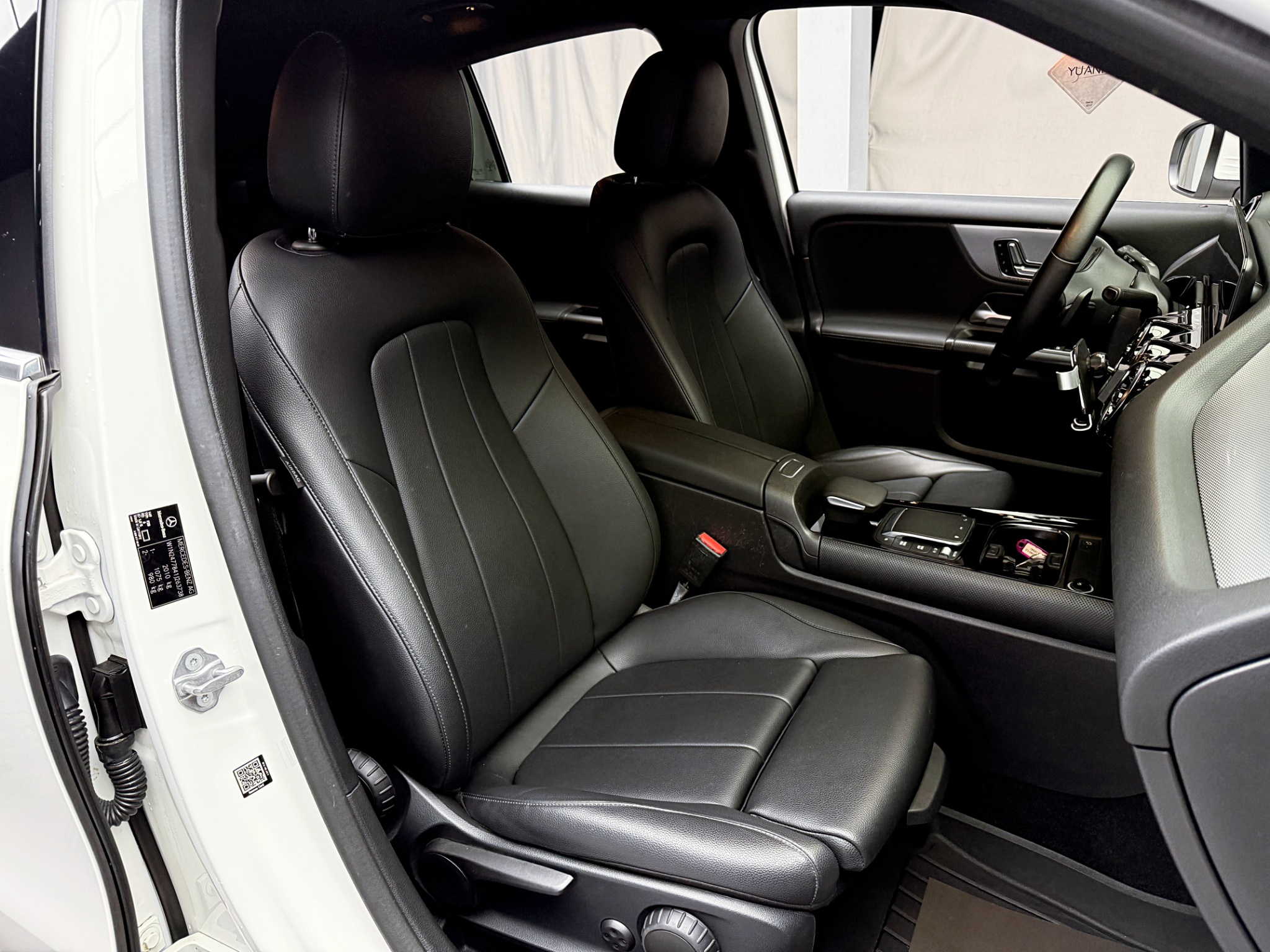 全台到府賞車 2021 Benz GLA180 H247型『小李經理』元禾國際車業/中古車/促銷中  第13張相片