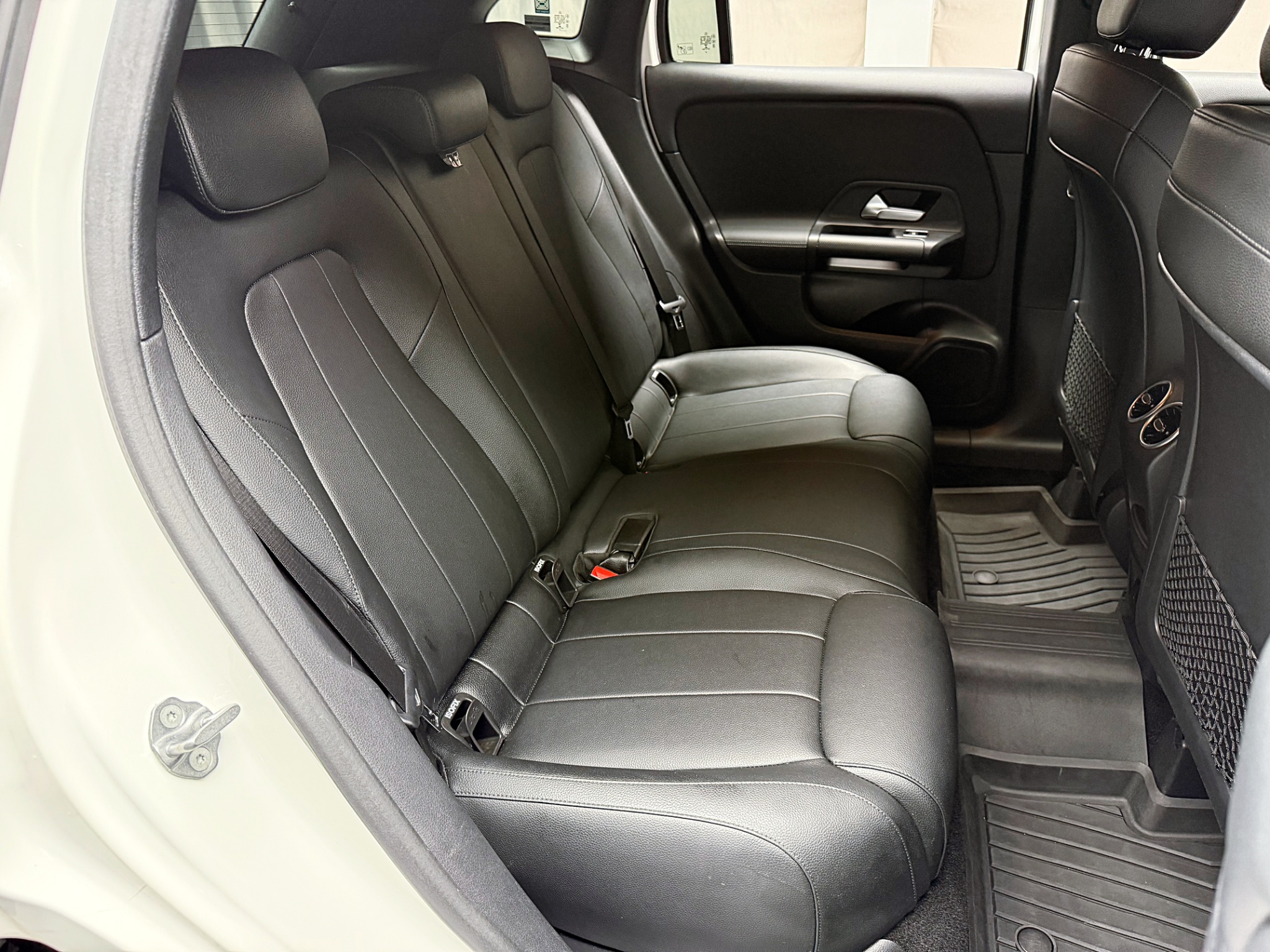 全台到府賞車 2021 Benz GLA180 H247型『小李經理』元禾國際車業/中古車/促銷中  第14張相片