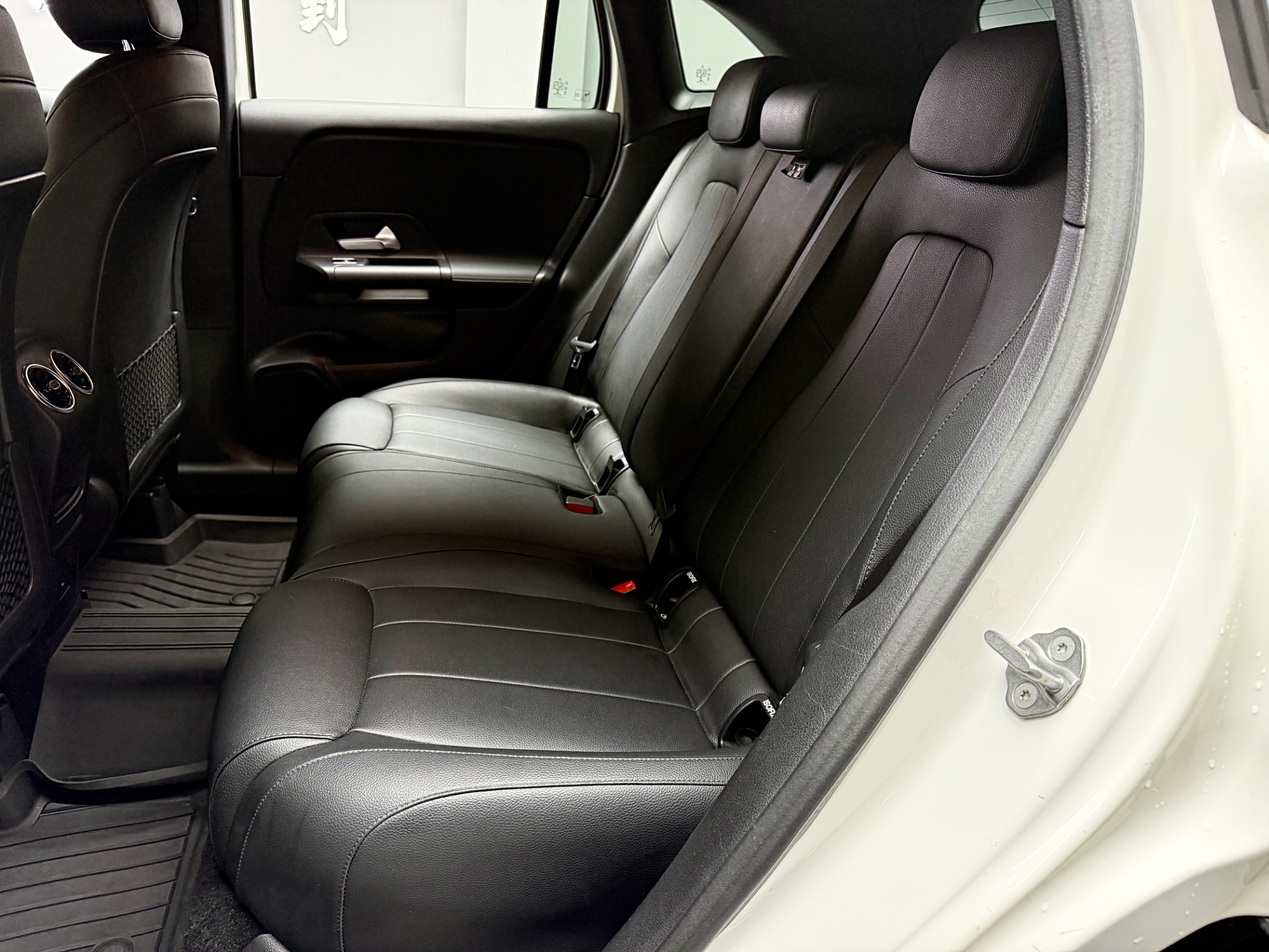 全台到府賞車 2021 Benz GLA180 H247型『小李經理』元禾國際車業/中古車/促銷中  第15張相片