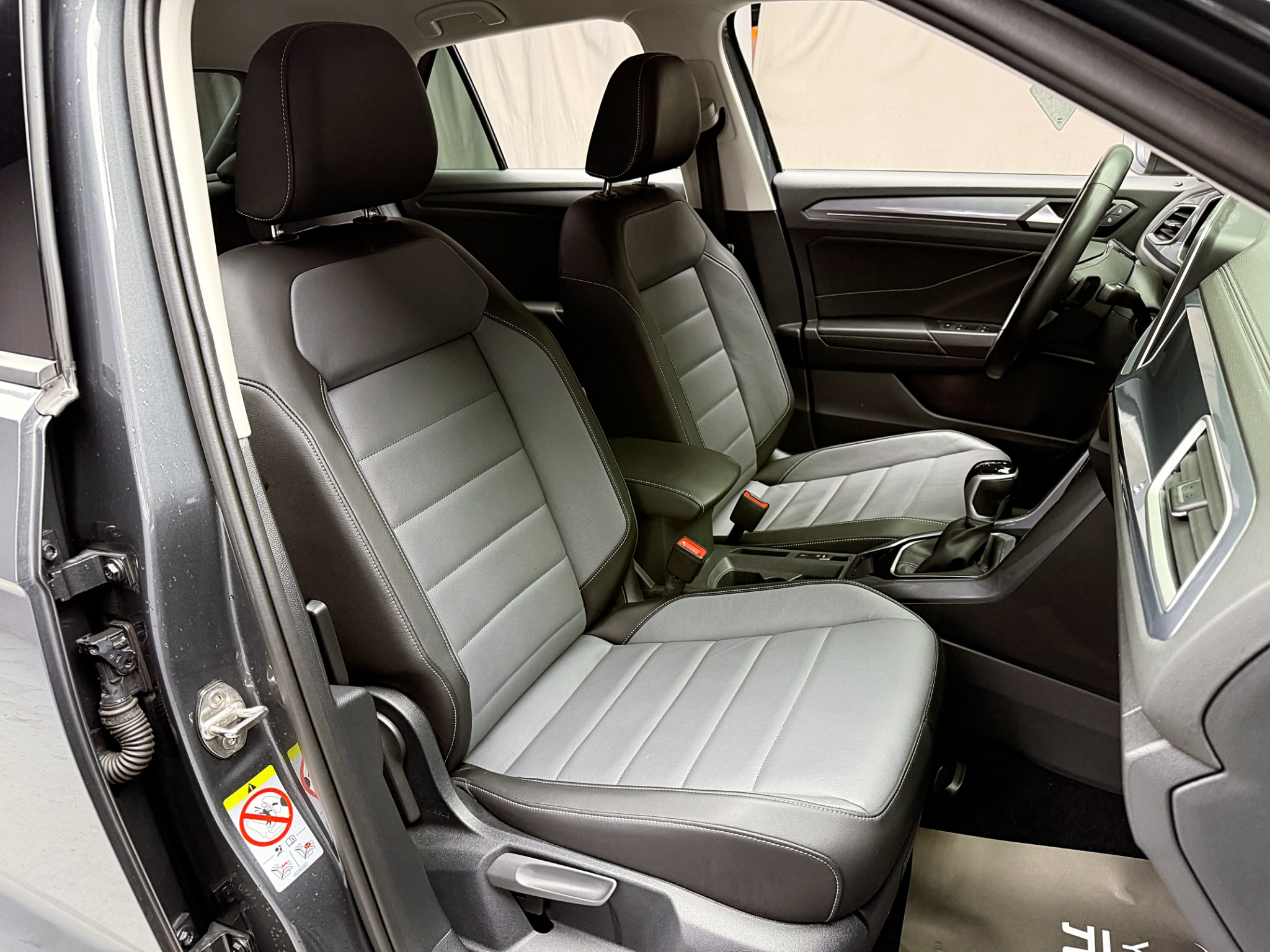 全台到府賞車 2023 Volkswagen T-ROC 280TSI Style Design『小李經理』元禾國際車業/中古車/促銷中  第12張相片