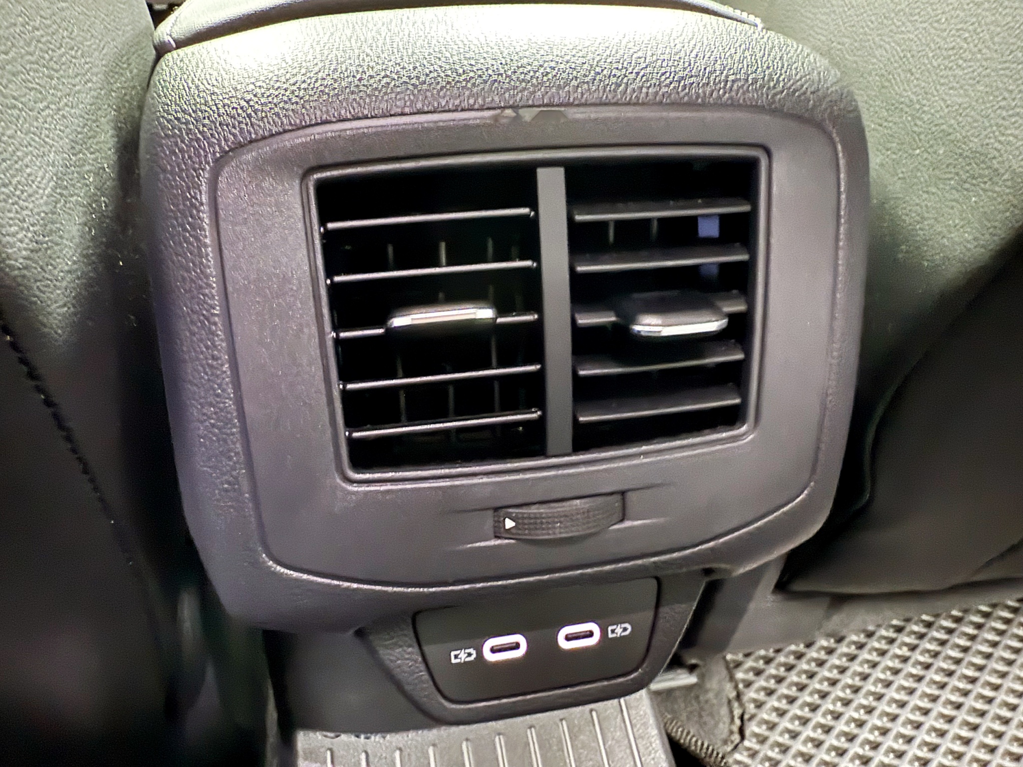 全台到府賞車 2023 Volkswagen T-ROC 280TSI Style Design『小李經理』元禾國際車業/中古車/促銷中  第14張相片