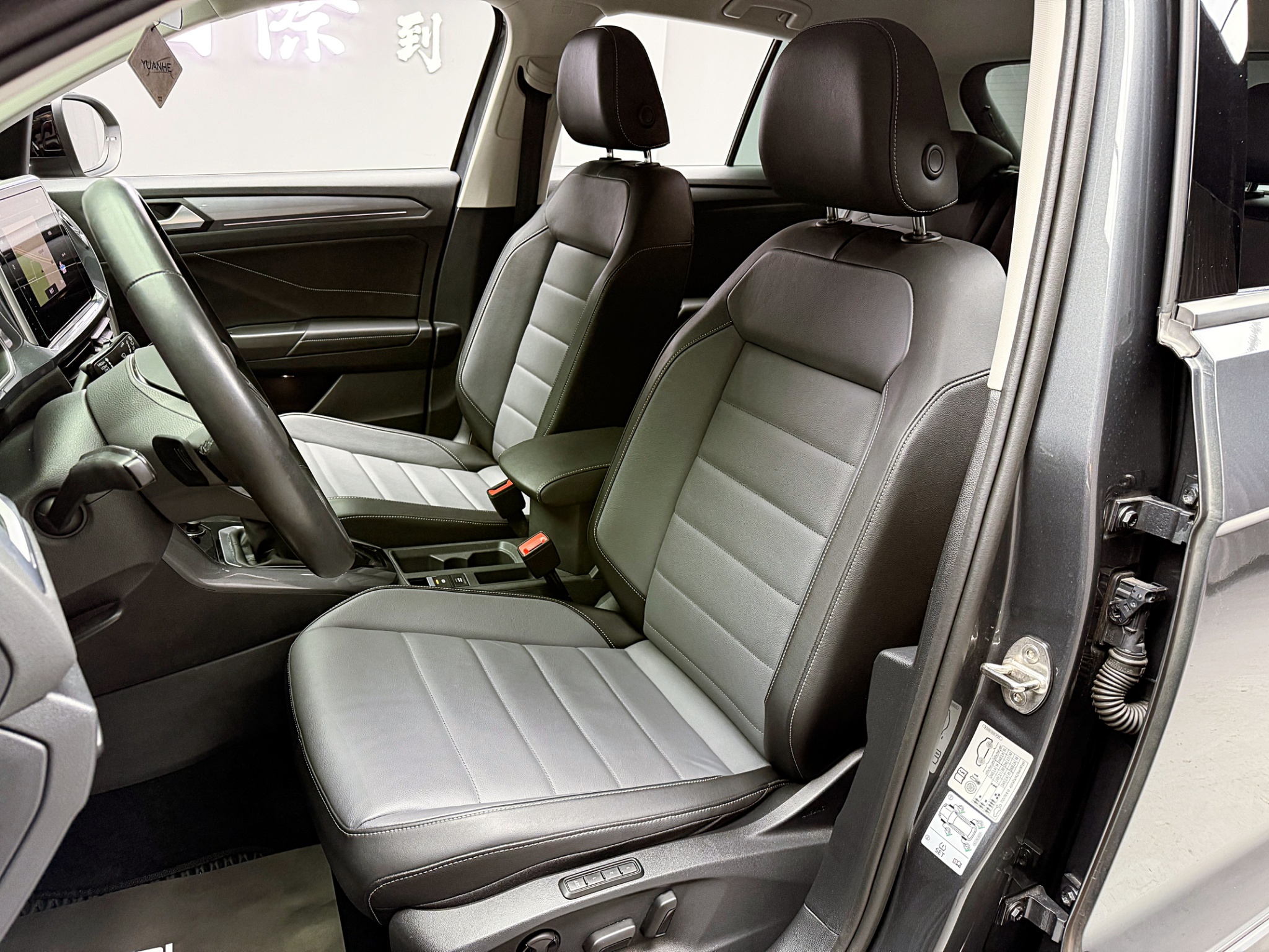 全台到府賞車 2023 Volkswagen T-ROC 280TSI Style Design『小李經理』元禾國際車業/中古車/促銷中  第16張相片