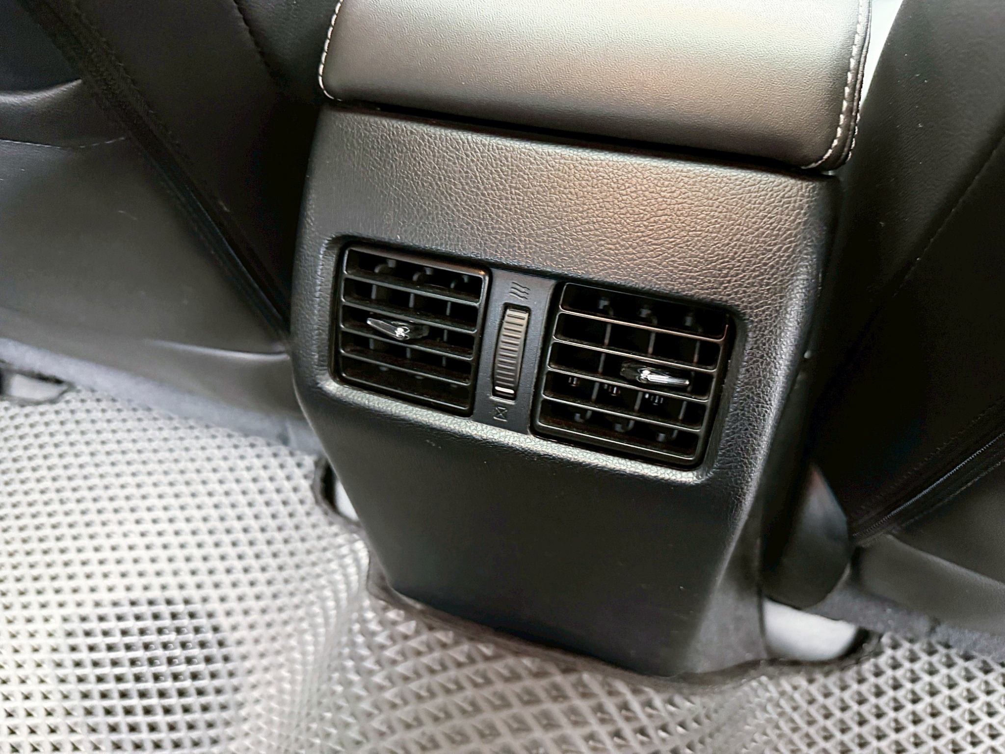 全台到府賞車 2015 Subaru Legacy i-S『小李經理』元禾國際車業/中古車/促銷中  第10張相片