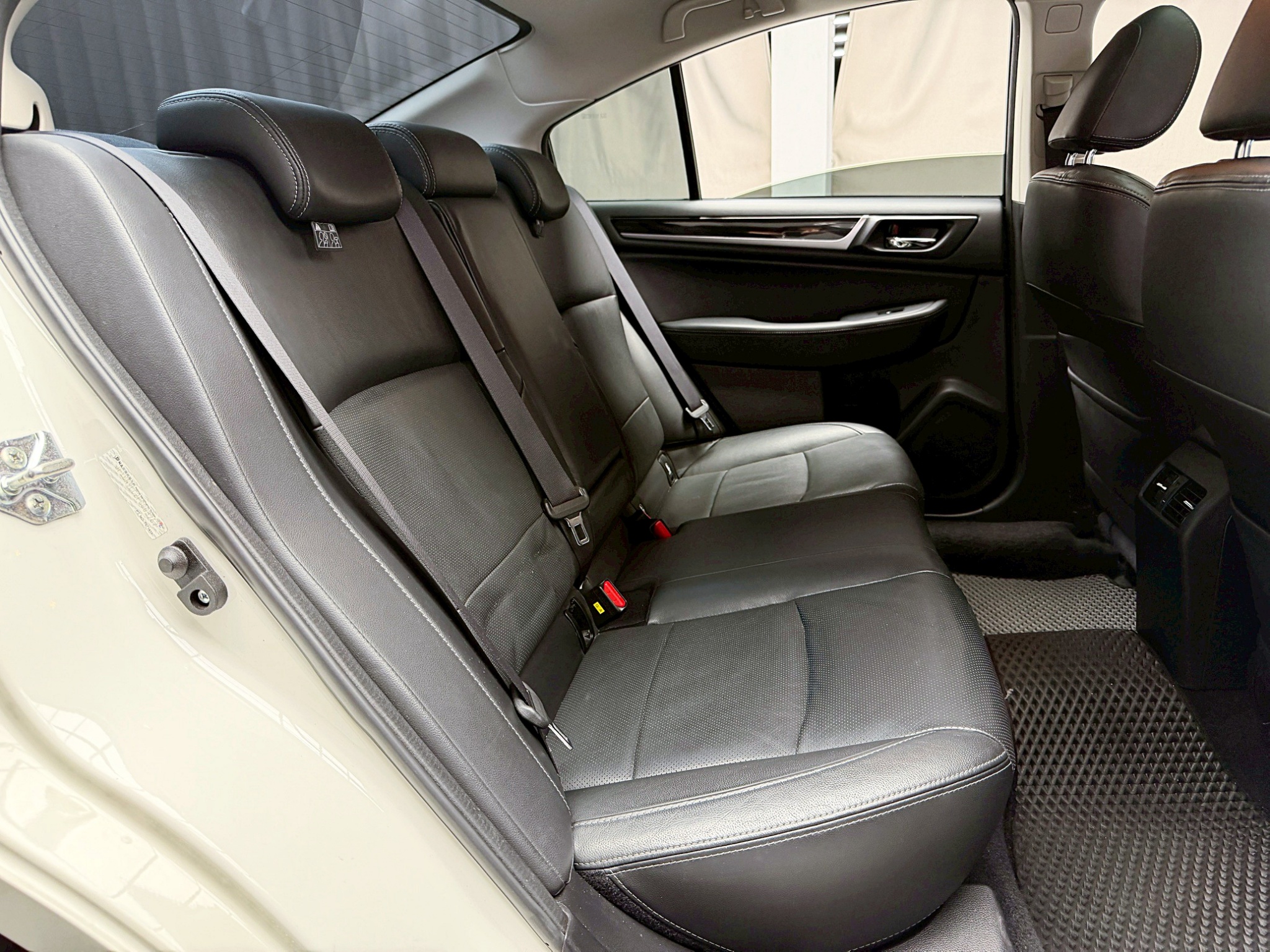 全台到府賞車 2015 Subaru Legacy i-S『小李經理』元禾國際車業/中古車/促銷中  第12張相片