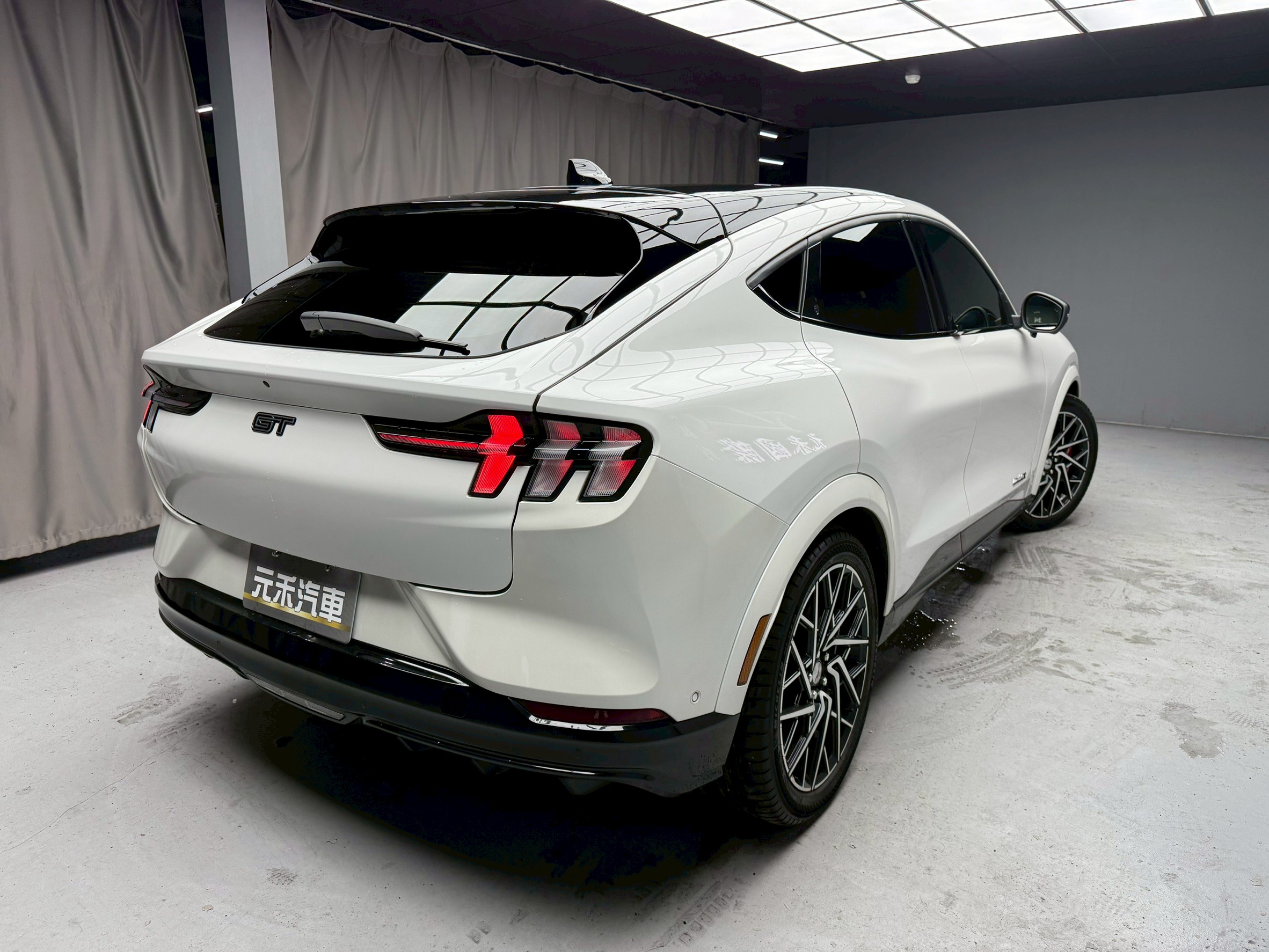 全台到府賞車 2023/24 Ford Mustang Mach-E GT AWD『小李經理』元禾國際車業/中古車/促銷中  第18張相片