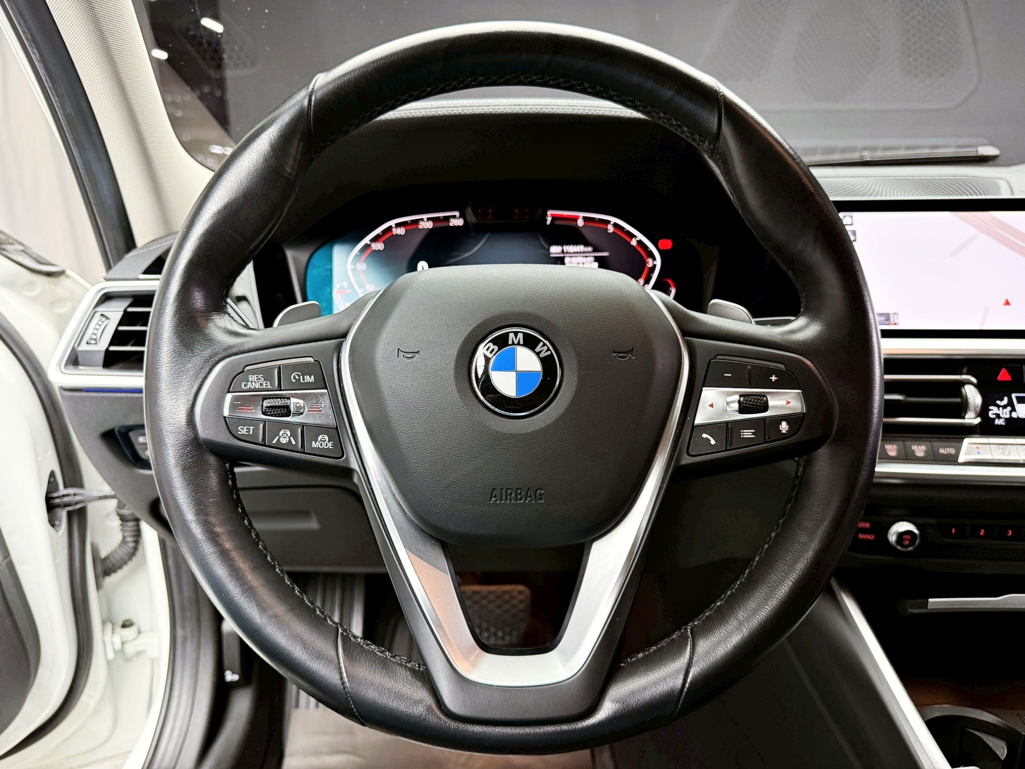 全台到府賞車 2018/19 BMW 330i Sedan G20型『小李經理』元禾國際車業/中古車/促銷中  第9張相片