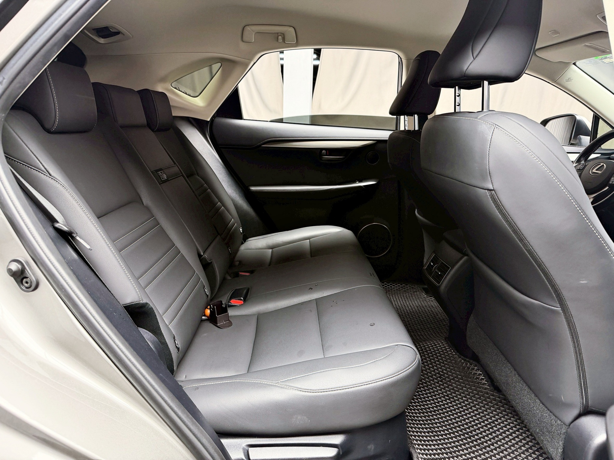 全台到府賞車 2019/20 Lexus NX200 菁英版『小李經理』元禾國際車業/中古車/促銷中  第12張相片