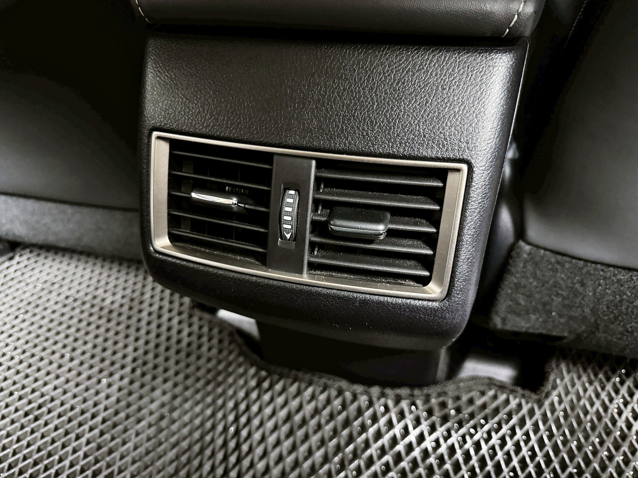 全台到府賞車 2019/20 Lexus NX200 菁英版『小李經理』元禾國際車業/中古車/促銷中  第13張相片