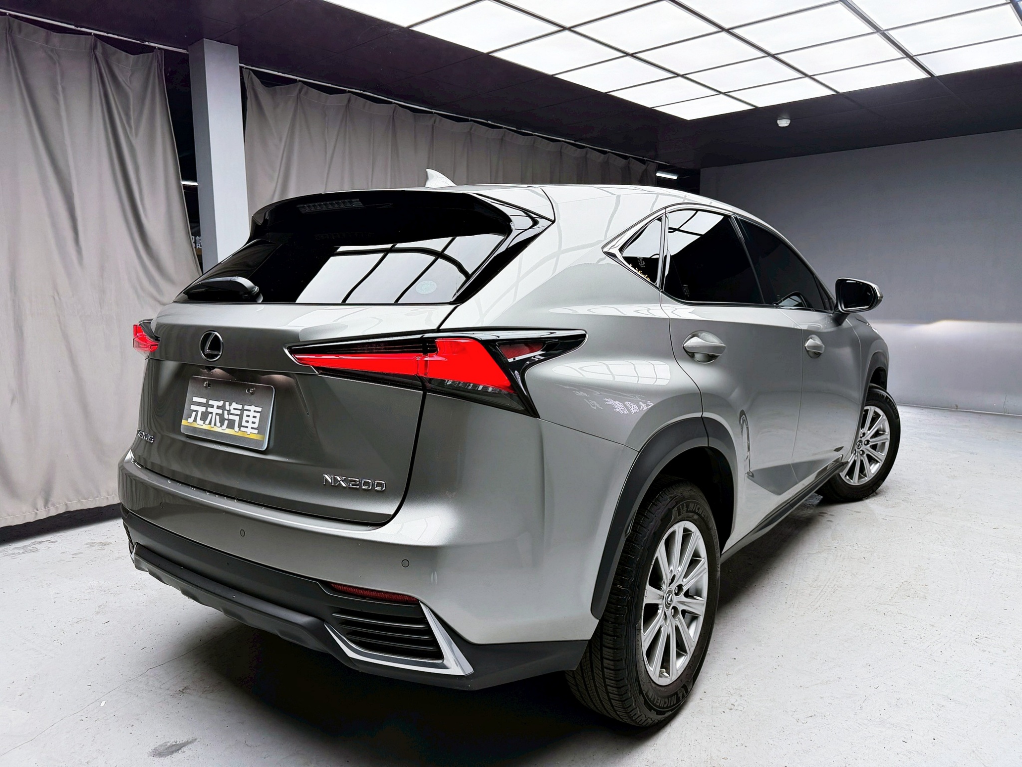 全台到府賞車 2019/20 Lexus NX200 菁英版『小李經理』元禾國際車業/中古車/促銷中  第17張相片
