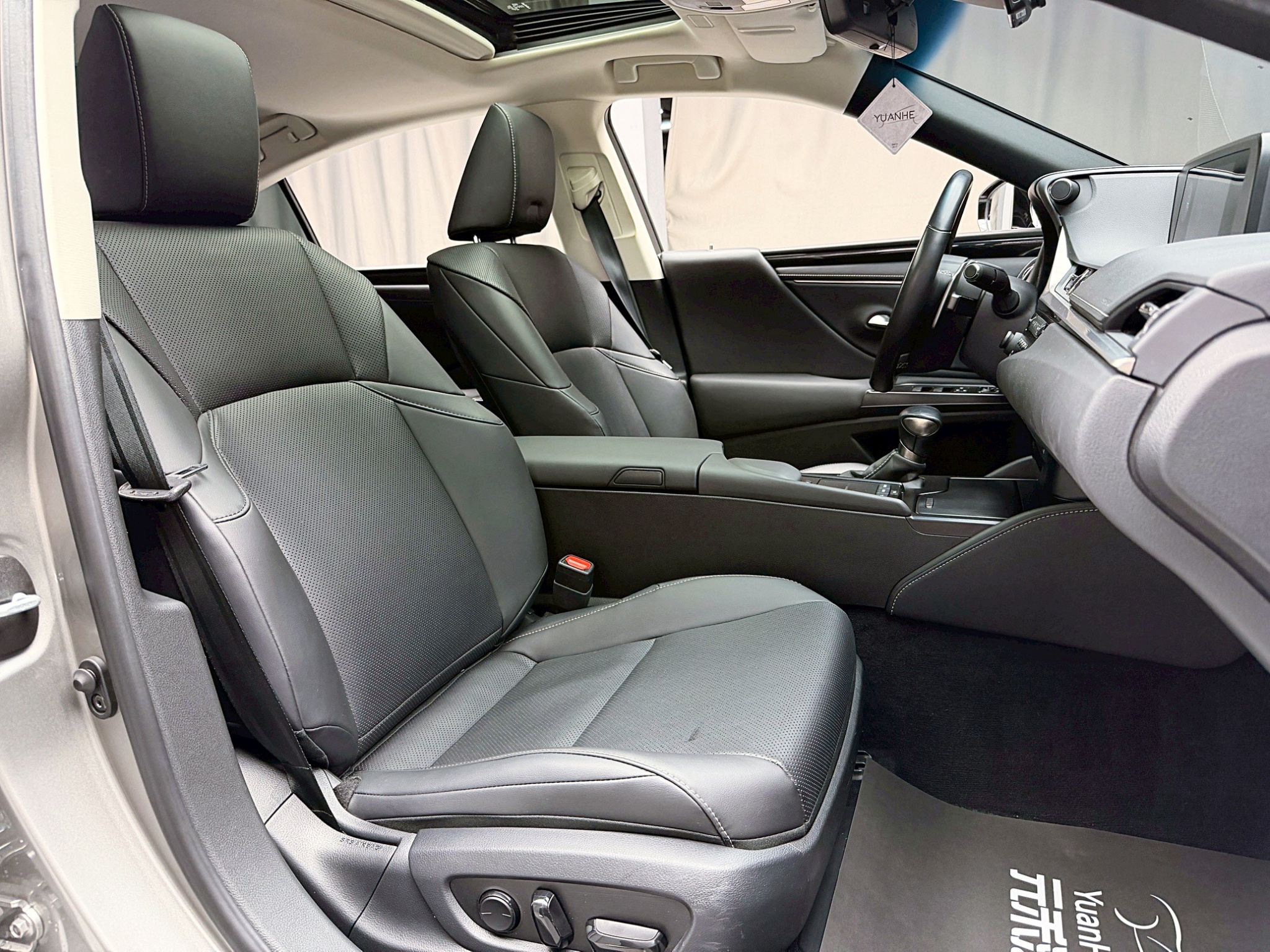 全台到府賞車 2019/20 Lexus ES300h 豪華版『小李經理』元禾國際車業/中古車/促銷中  第12張相片