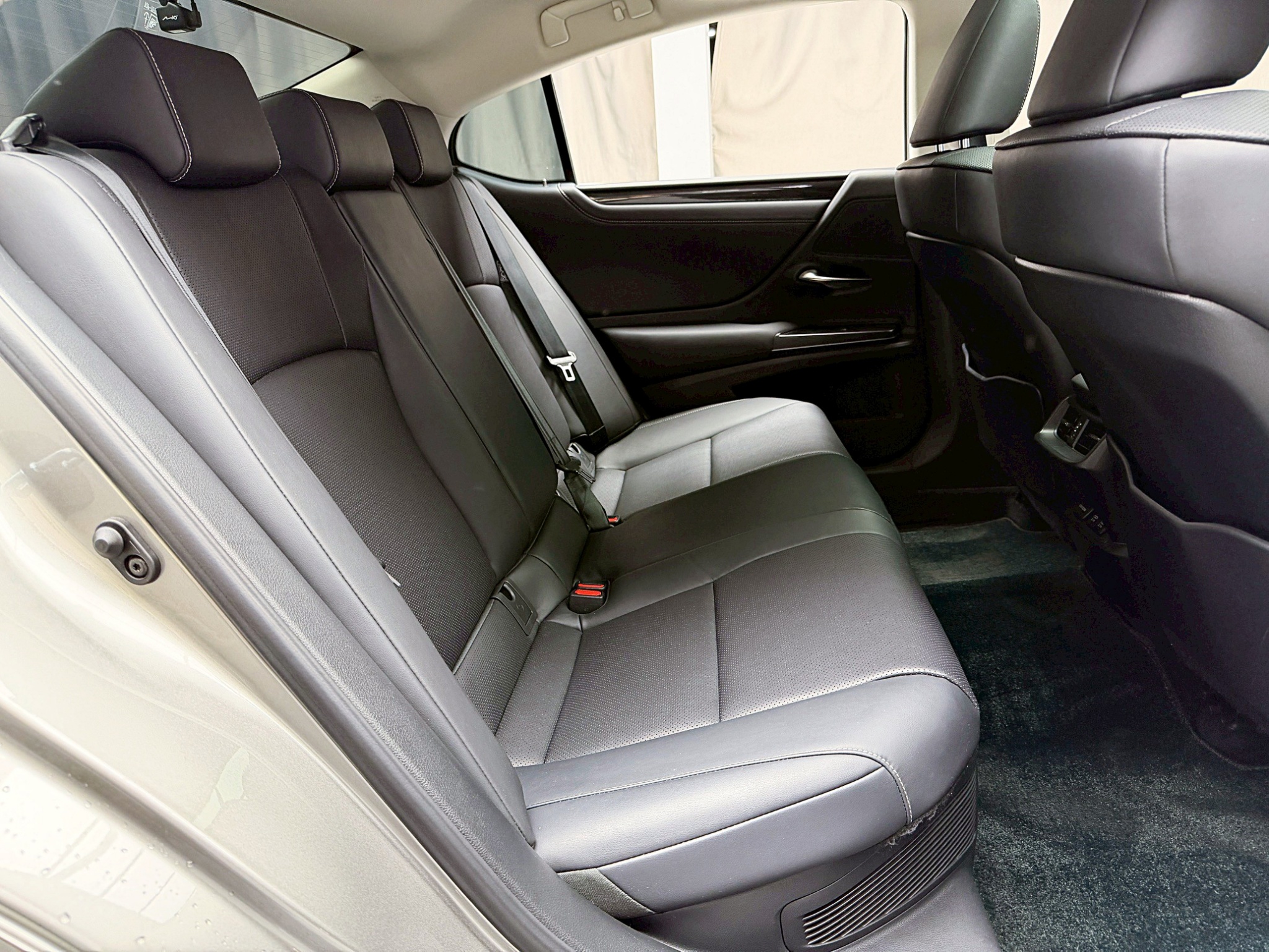 全台到府賞車 2019/20 Lexus ES300h 豪華版『小李經理』元禾國際車業/中古車/促銷中  第13張相片