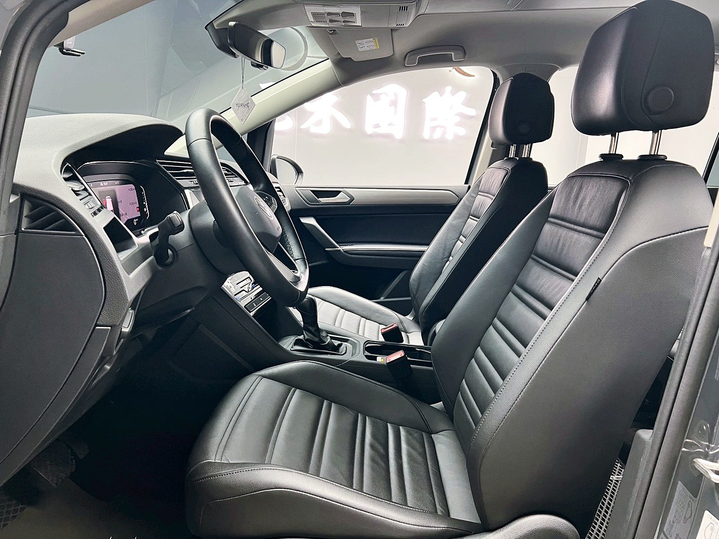 全台到府賞車 2022/23 Volkswagen Touran 280TSI Elegance 七人座『小李經理』元禾國際車業/中古車/促銷中  第14張相片