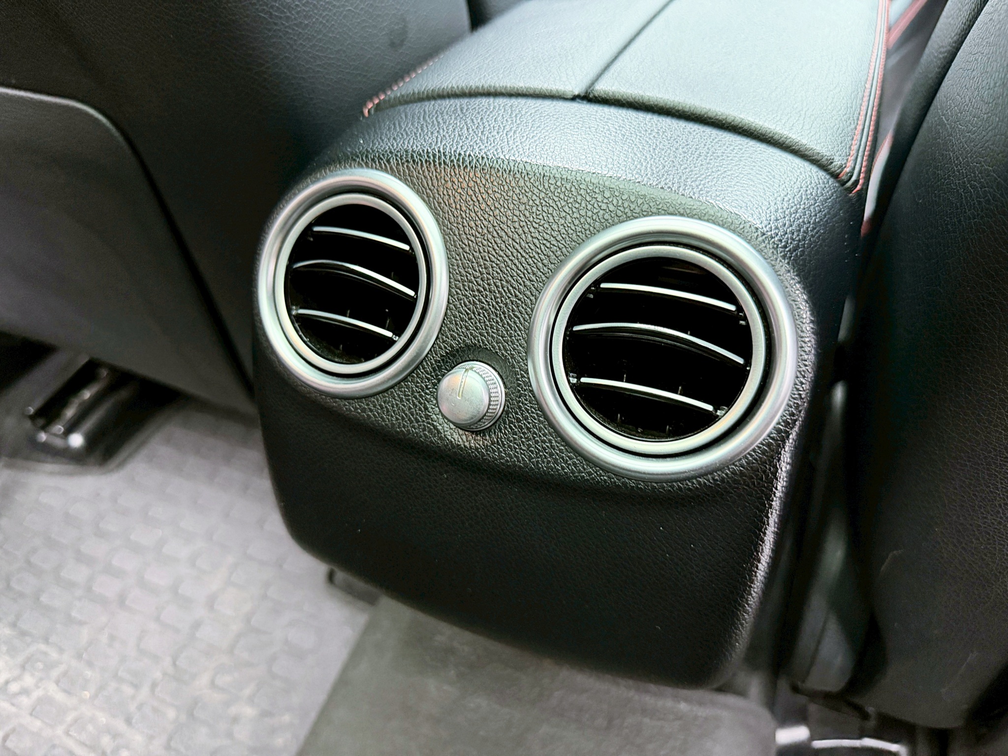 全台到府賞車 2018 Benz GLC43 AMG 4MATIC X253型『小李經理』元禾國際車業/中古車/促銷中  第13張相片