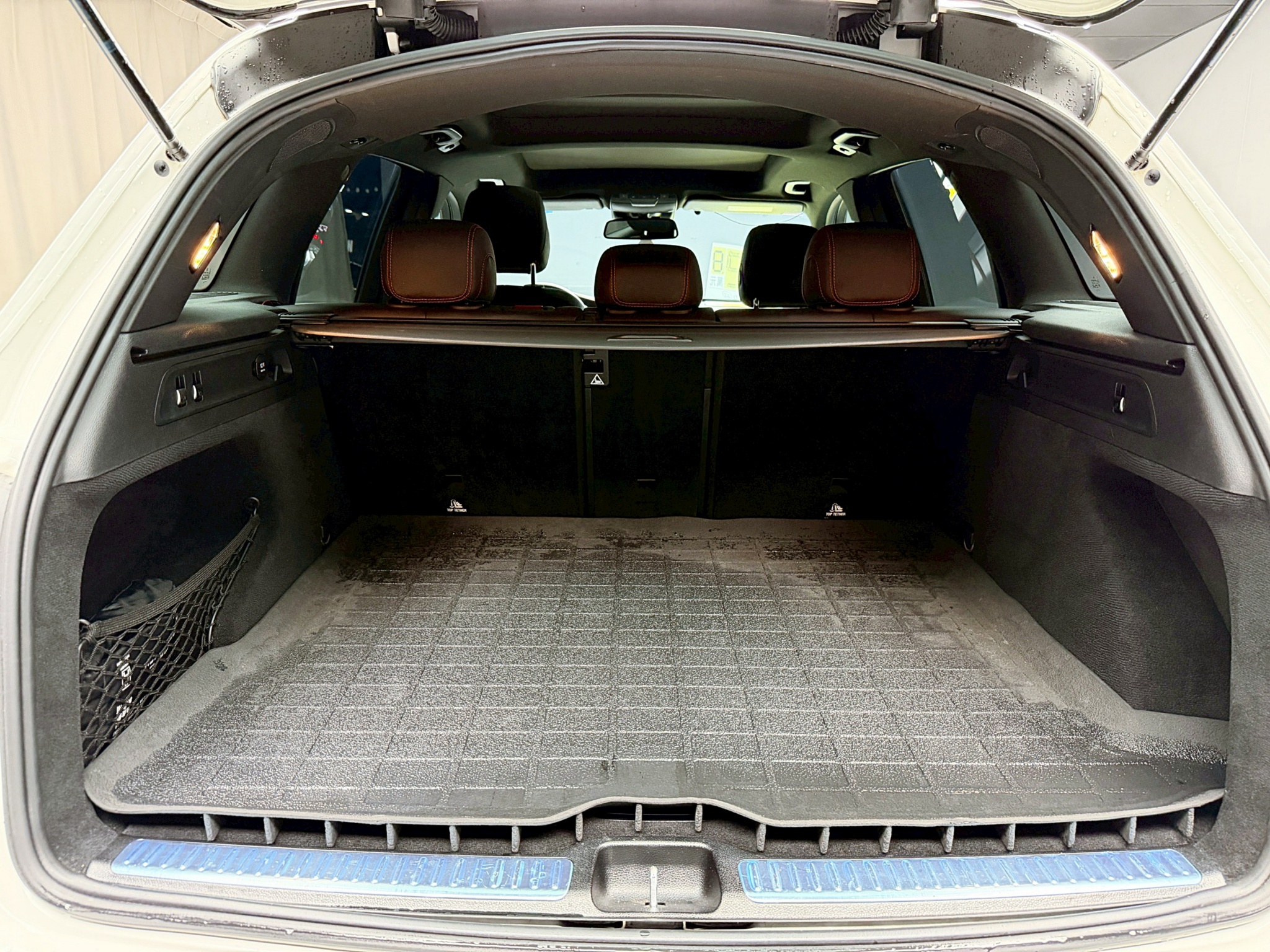 全台到府賞車 2018 Benz GLC43 AMG 4MATIC X253型『小李經理』元禾國際車業/中古車/促銷中  第16張相片