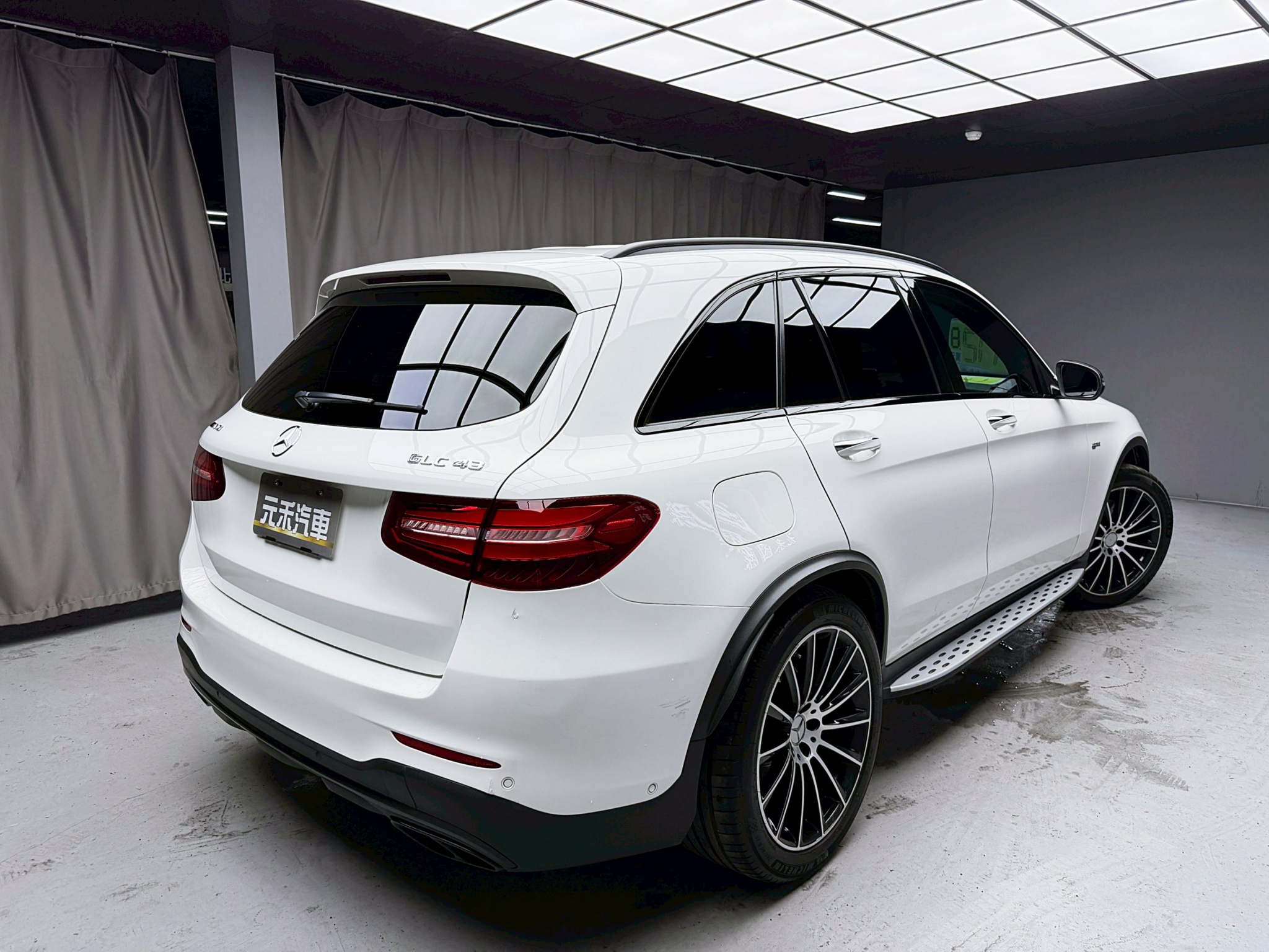 全台到府賞車 2018 Benz GLC43 AMG 4MATIC X253型『小李經理』元禾國際車業/中古車/促銷中  第18張相片