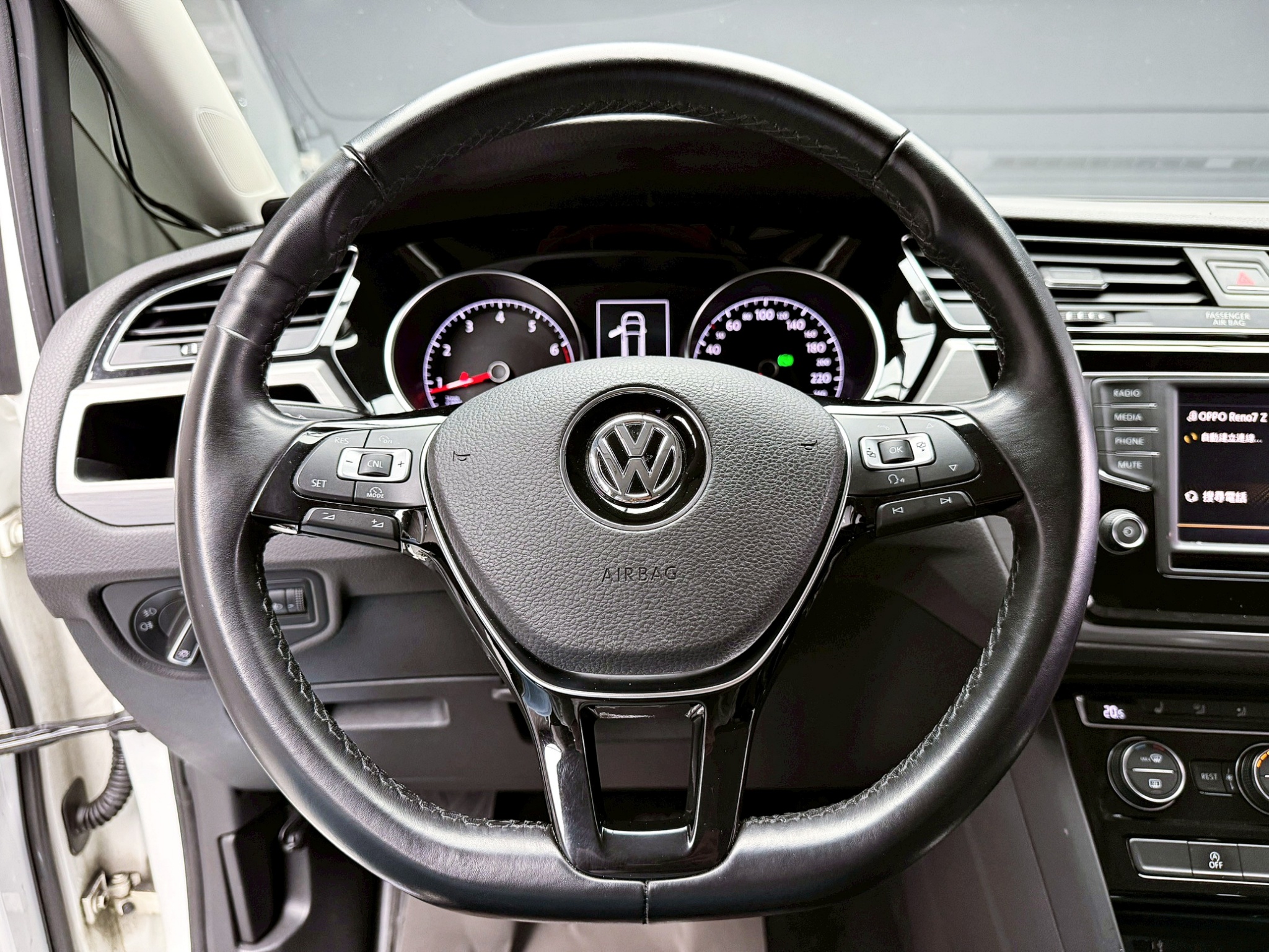 全台到府賞車 2017 Volkswagen Touran 280TSI Comfortline 七人座『小李經理』元禾國際車業/中古車/促銷中  第8張相片