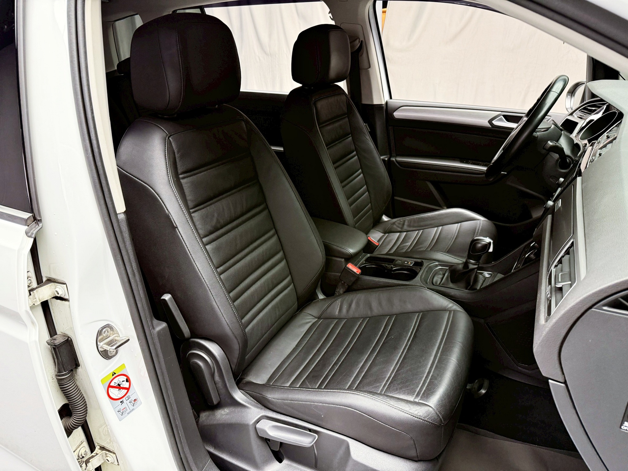 全台到府賞車 2017 Volkswagen Touran 280TSI Comfortline 七人座『小李經理』元禾國際車業/中古車/促銷中  第13張相片