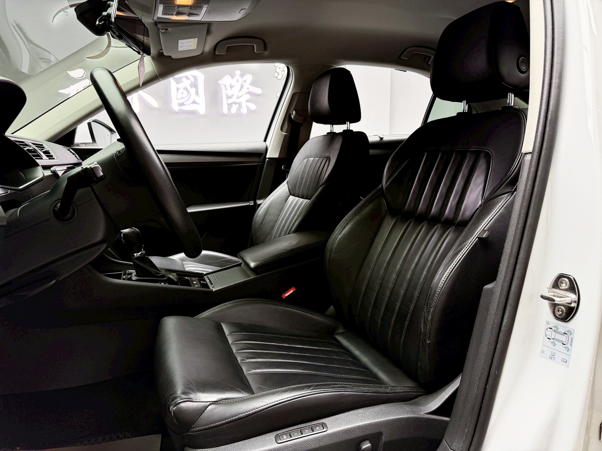 全台到府賞車 2018 Skoda Superb Sedan TSI 菁英版『小李經理』元禾國際車業/中古車/促銷中  第15張相片
