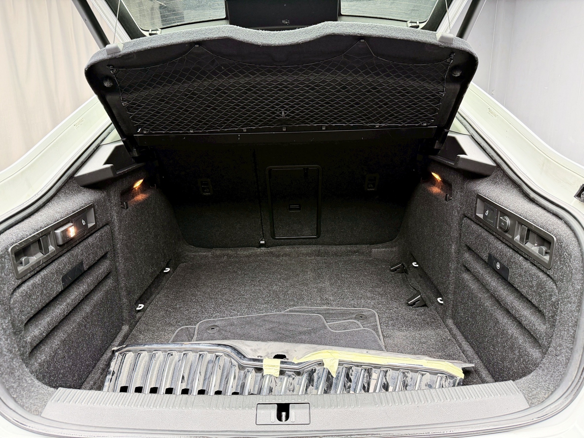 全台到府賞車 2018 Skoda Superb Sedan TSI 菁英版『小李經理』元禾國際車業/中古車/促銷中  第18張相片