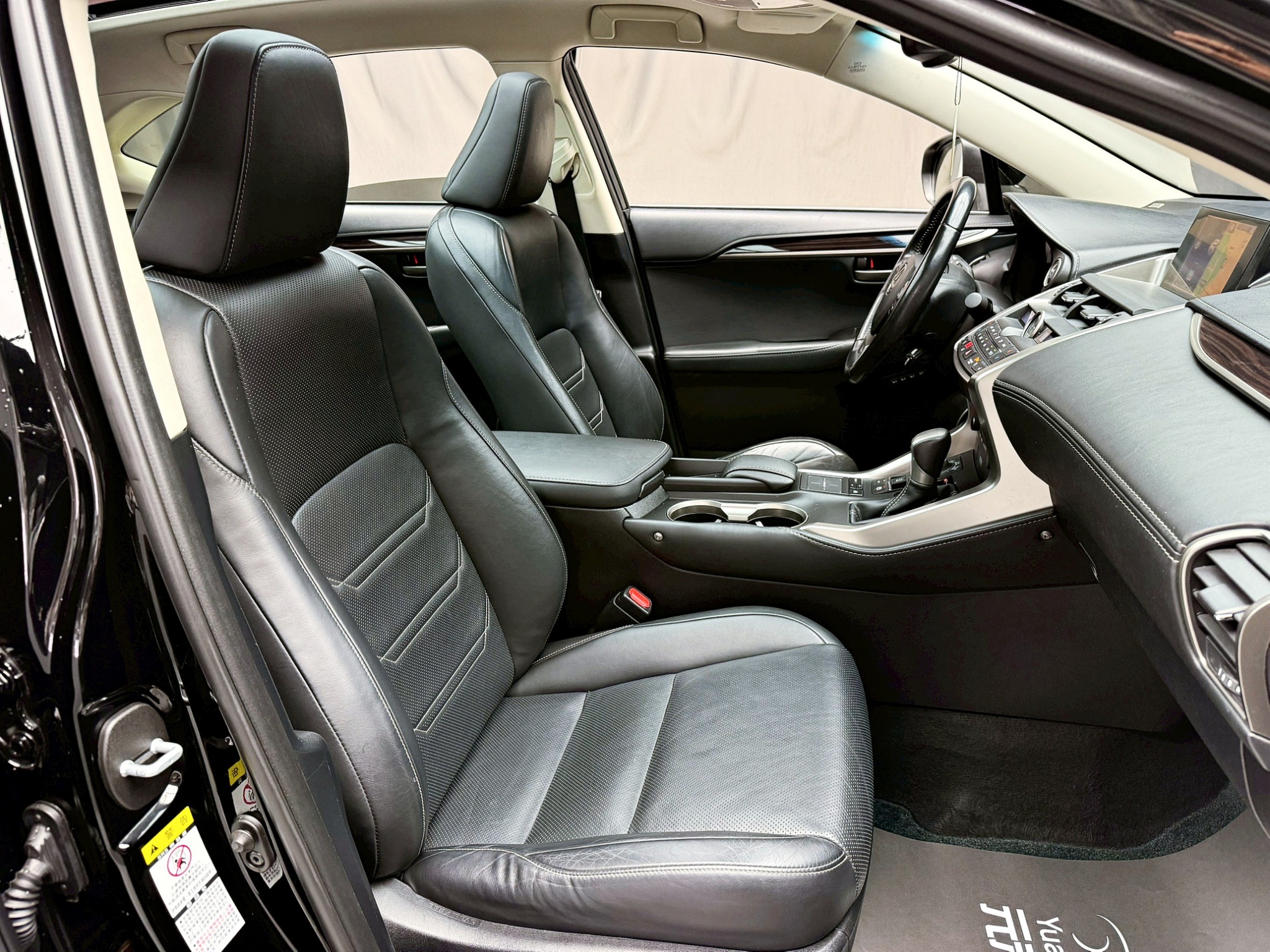 全台到府賞車 2015 Lexus NX300h 旗艦版『小李經理』元禾國際車業/中古車/促銷中  第17張相片