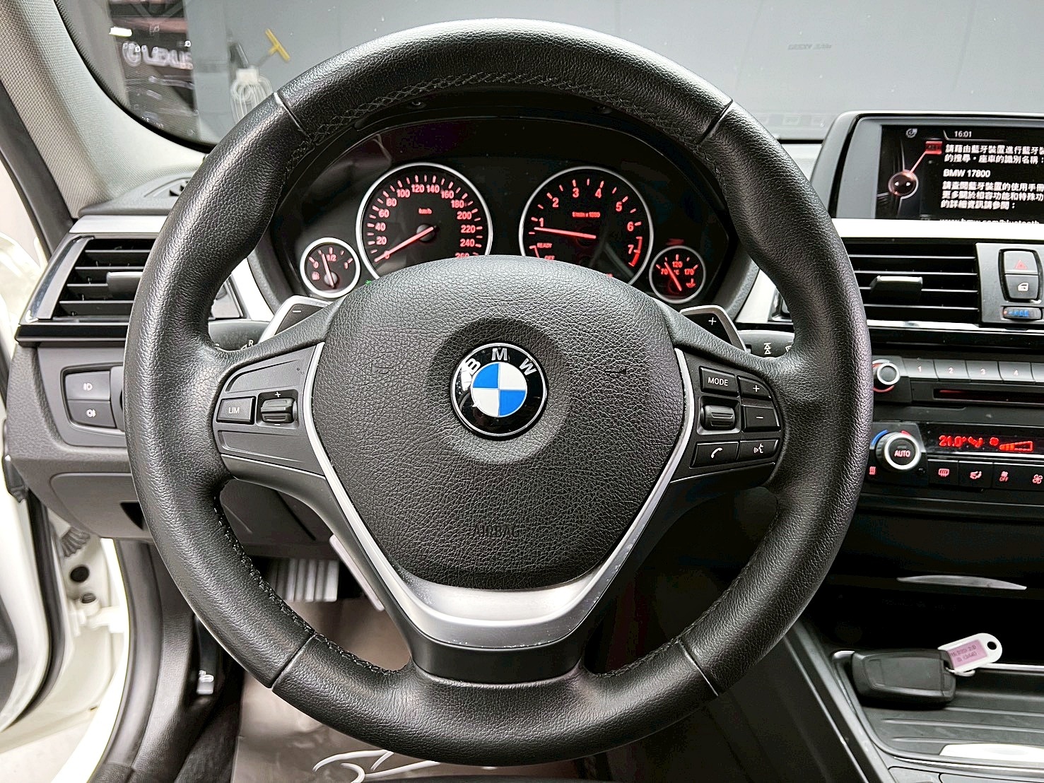 全台到府賞車 2015 BMW 320i Sedan F30型『小李經理』元禾國際車業/中古車/促銷中  第5張相片