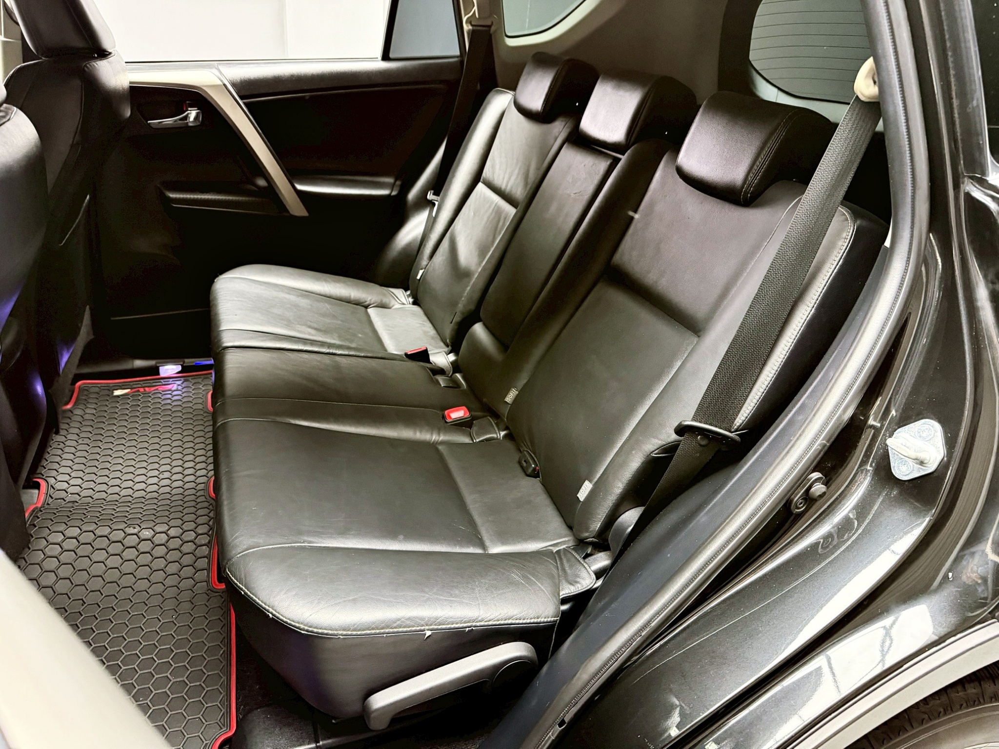 全台到府賞車 2015 Toyota RAV4 E版『小李經理』元禾國際車業/中古車/促銷中  第10張相片