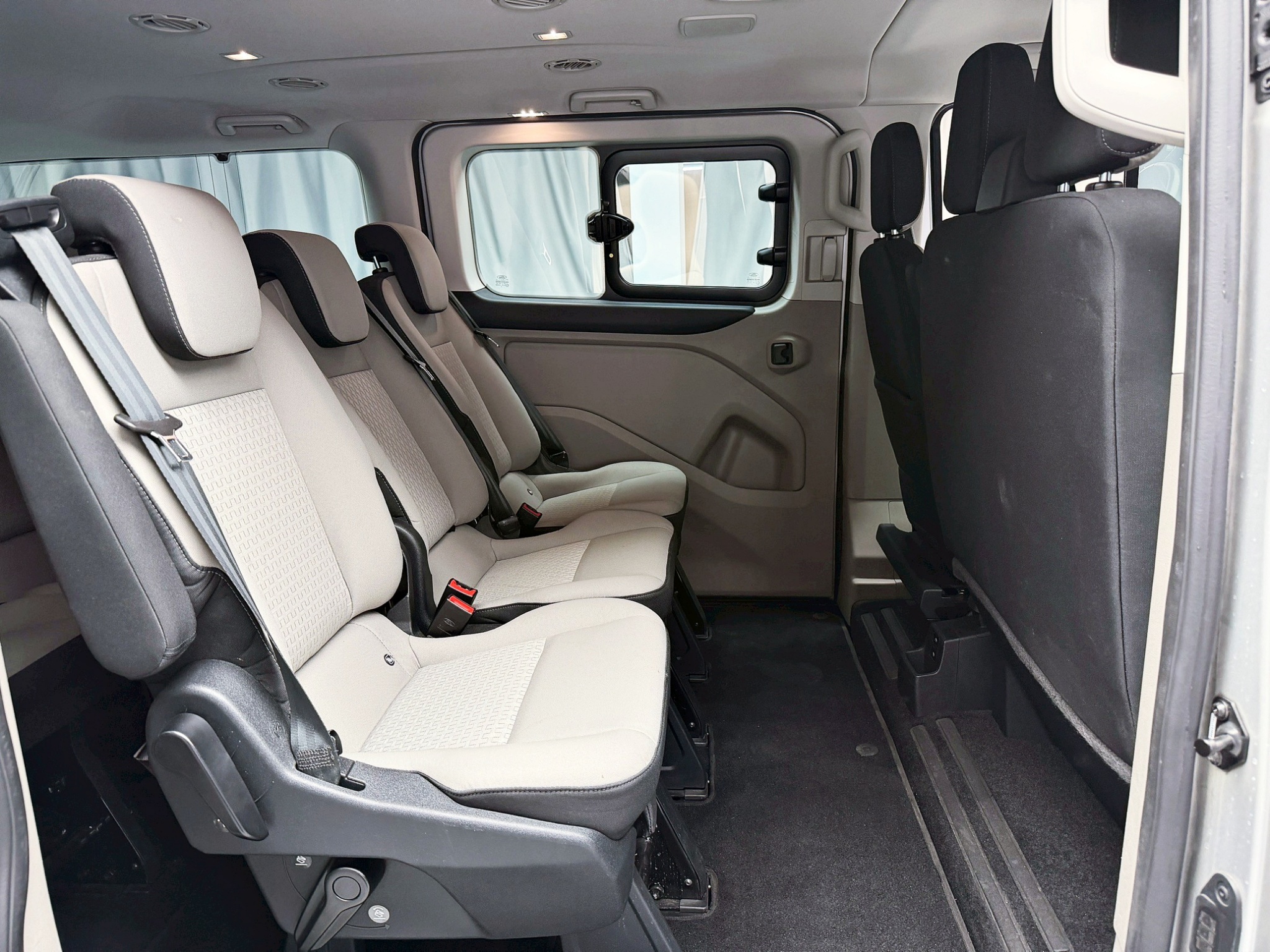 全台到府賞車 2020/21 Ford Tourneo Custom 九座長軸尊爵型『小李經理』元禾國際車業/中古車/促銷中  第9張相片