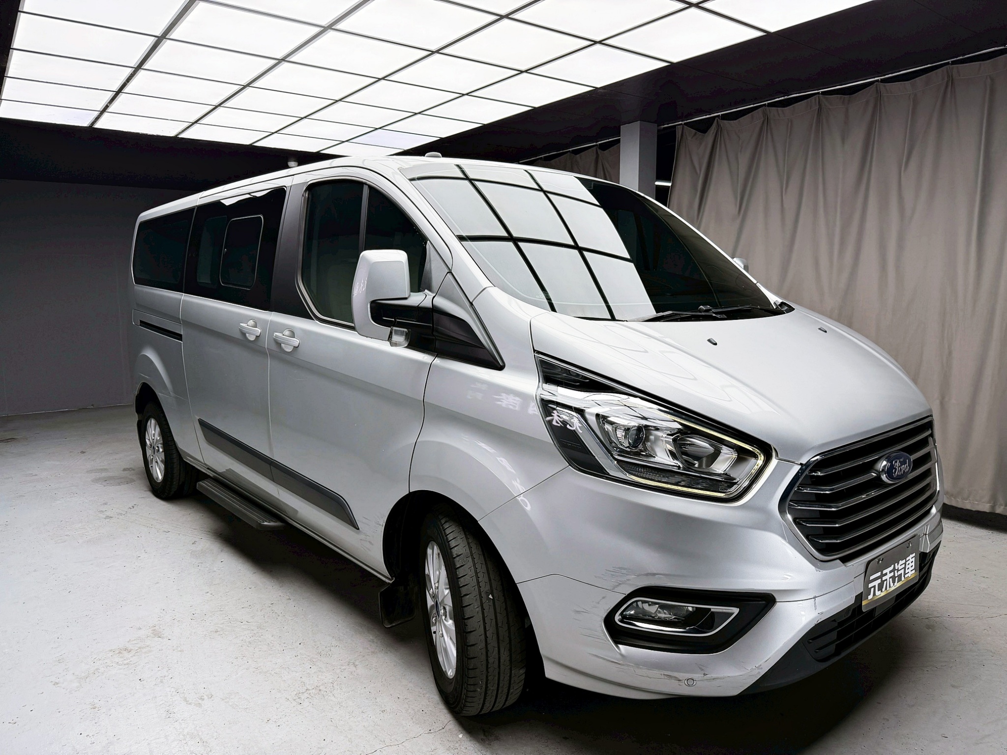 全台到府賞車 2020/21 Ford Tourneo Custom 九座長軸尊爵型『小李經理』元禾國際車業/中古車/促銷中  第16張相片