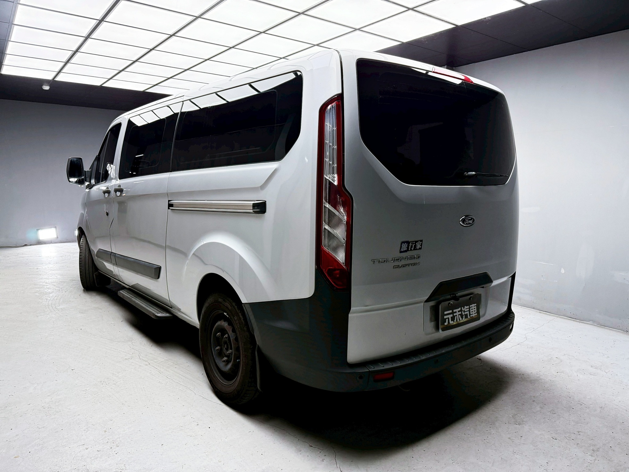 全台到府賞車 2017 Ford Tourneo Custom 九人座尊爵型 (福祉車)『小李經理』元禾國際車業/中古車/促銷中  第3張相片