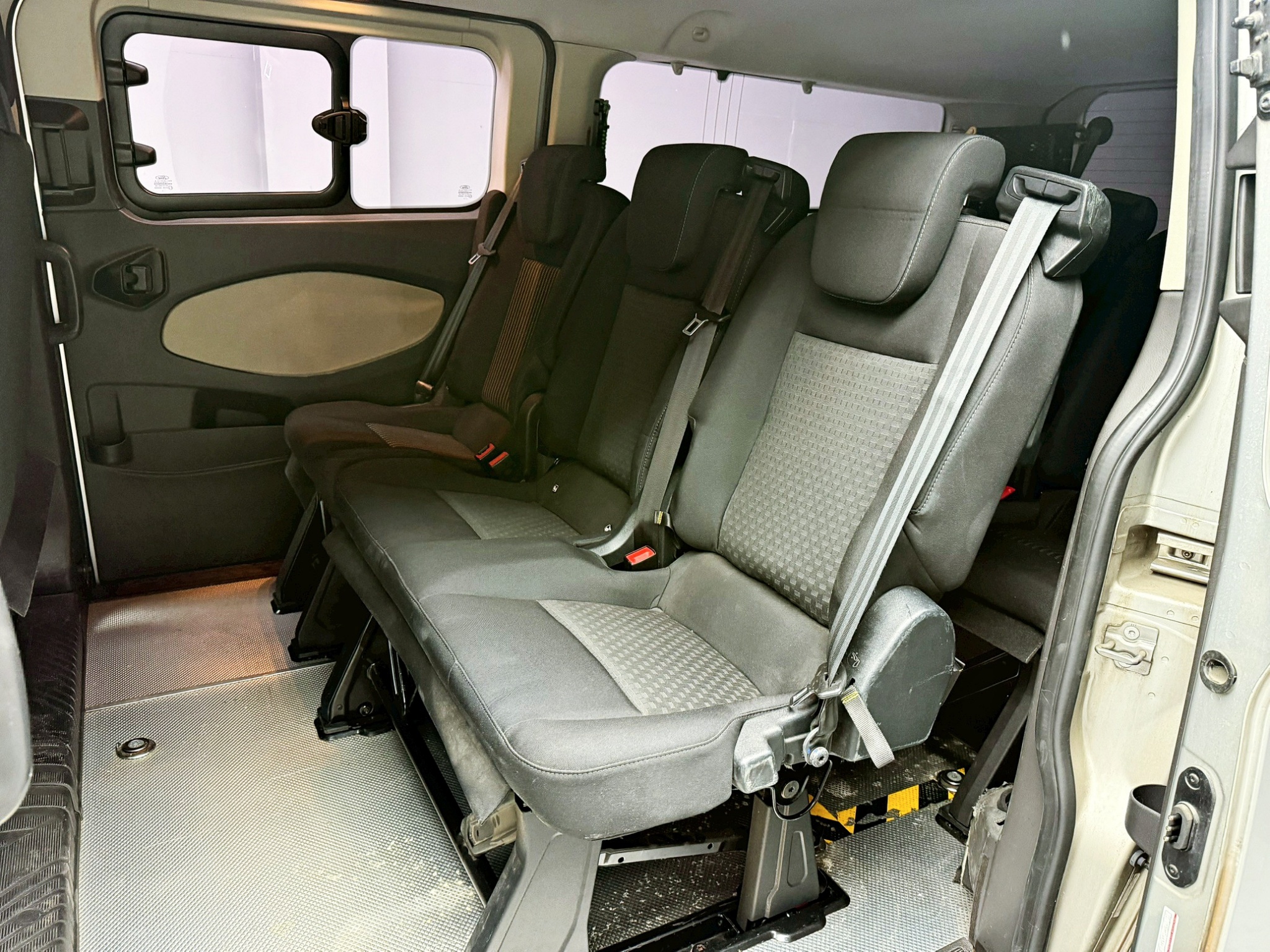 全台到府賞車 2017 Ford Tourneo Custom 九人座尊爵型 (福祉車)『小李經理』元禾國際車業/中古車/促銷中  第10張相片