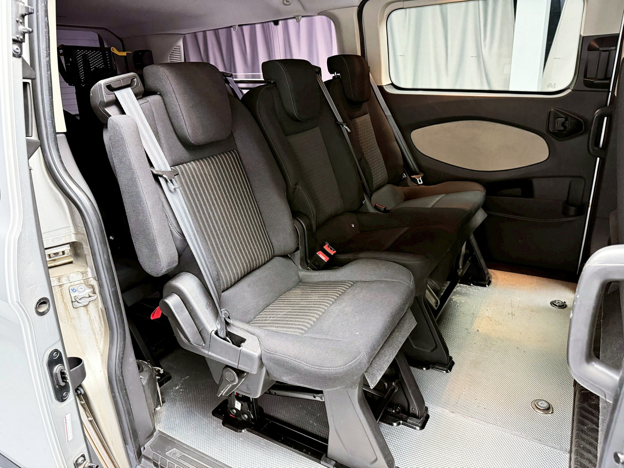 全台到府賞車 2017 Ford Tourneo Custom 九人座尊爵型 (福祉車)『小李經理』元禾國際車業/中古車/促銷中  第11張相片